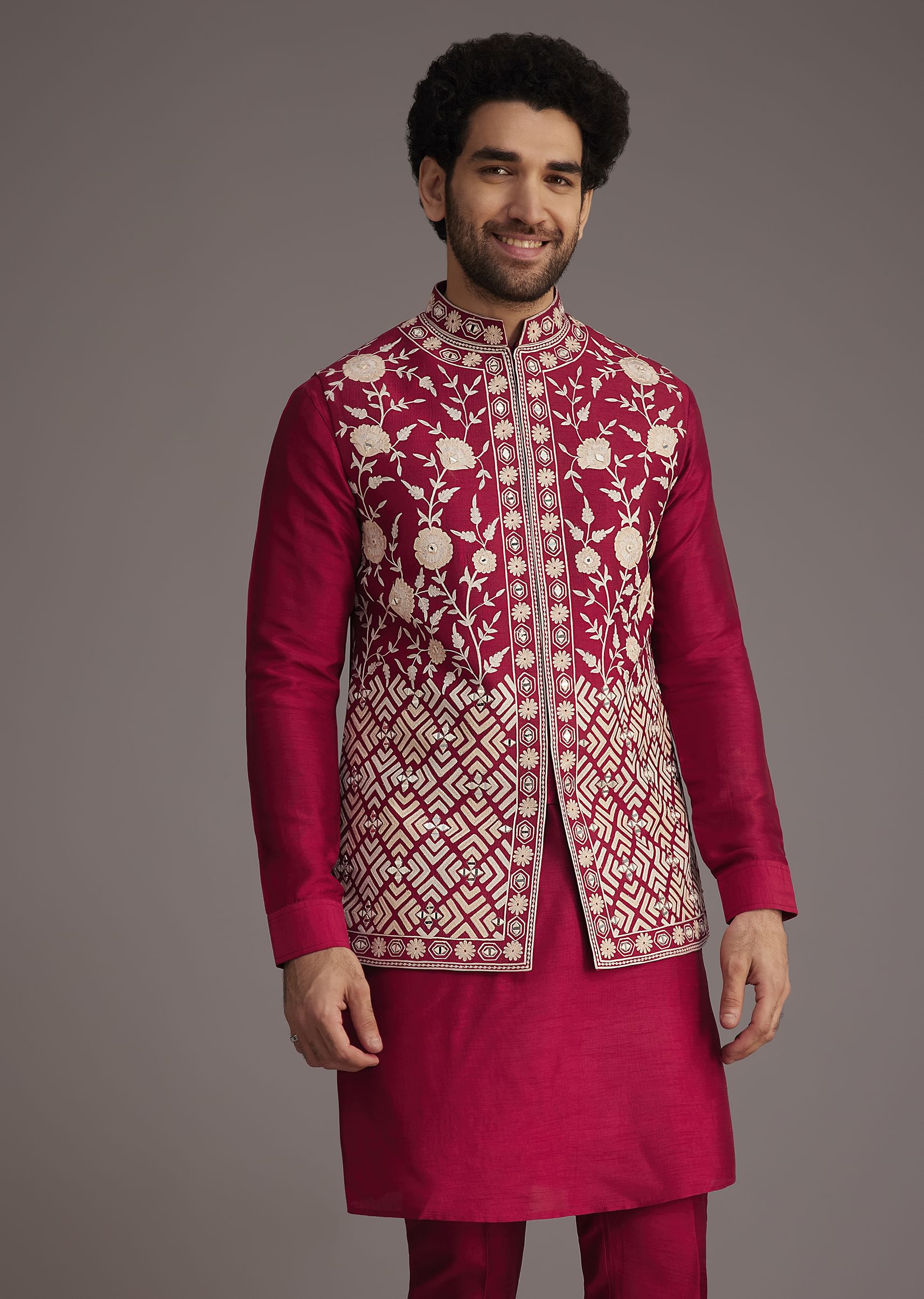 red_floral_embroidered_jacket_kurta_set-sg259821_4_d136518a-0955-4d86-a04e-f62f2a918f60.jpg