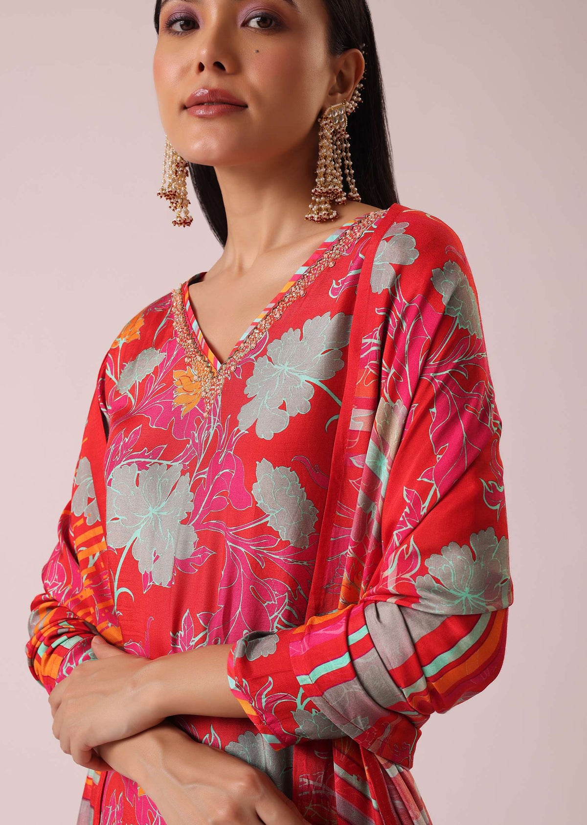 red_floral_print_silk-sg179036_5_c082a686-3824-4125-acce-c7b8d4721b40.jpg