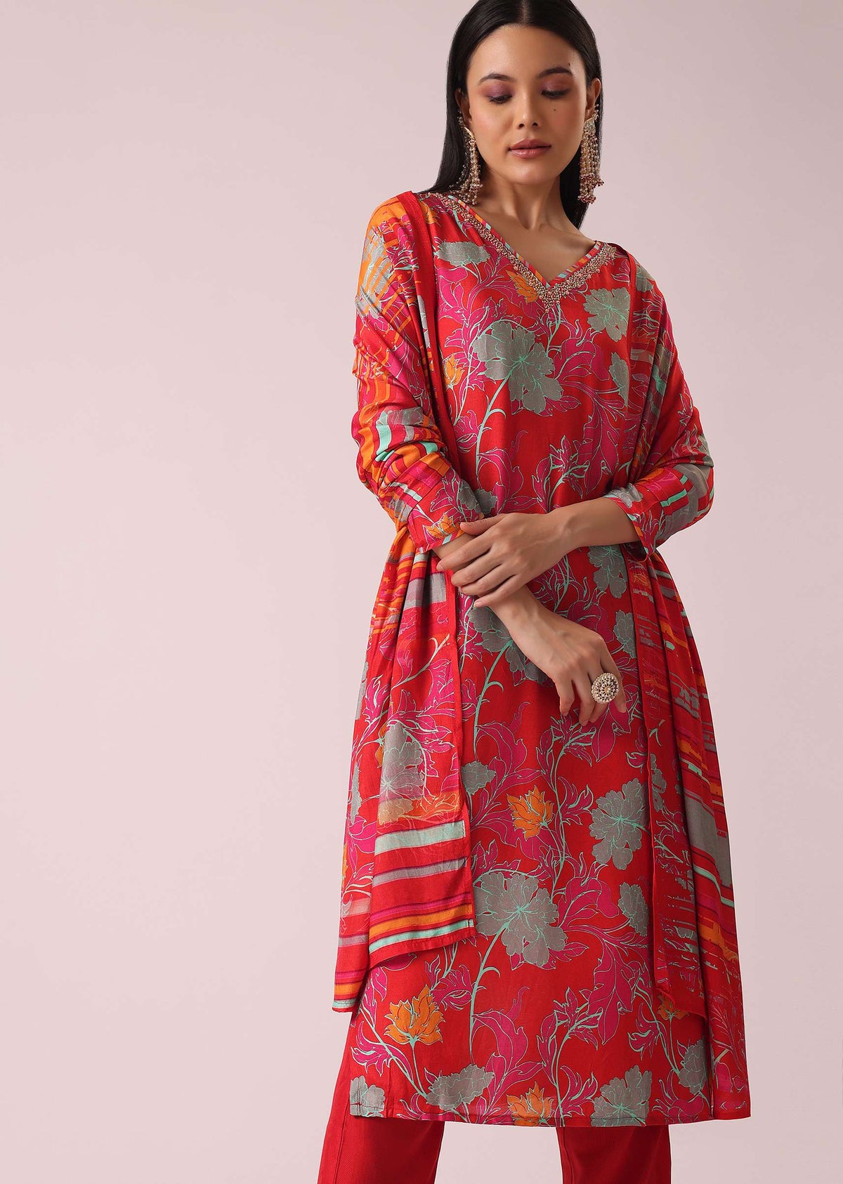 red_floral_print_silk-sg179036_6_1172ae8d-b683-45f5-b47d-75220b6640fd.jpg
