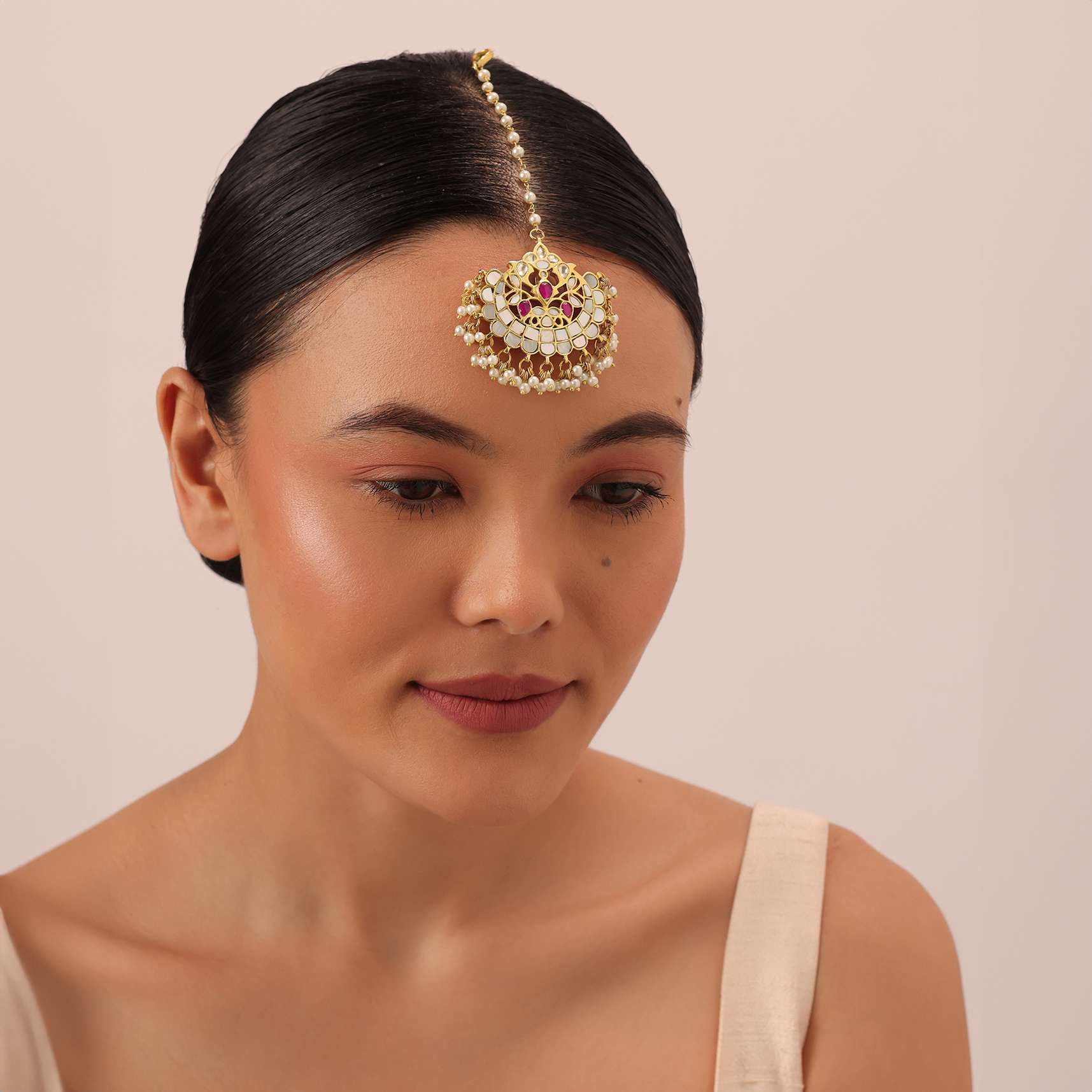 red_maangtikka_with_meenakari_and_pearl_drops_-sg145777_1_27c6c43b-949b-4519-aa70-dfcae7f03b84.jpg