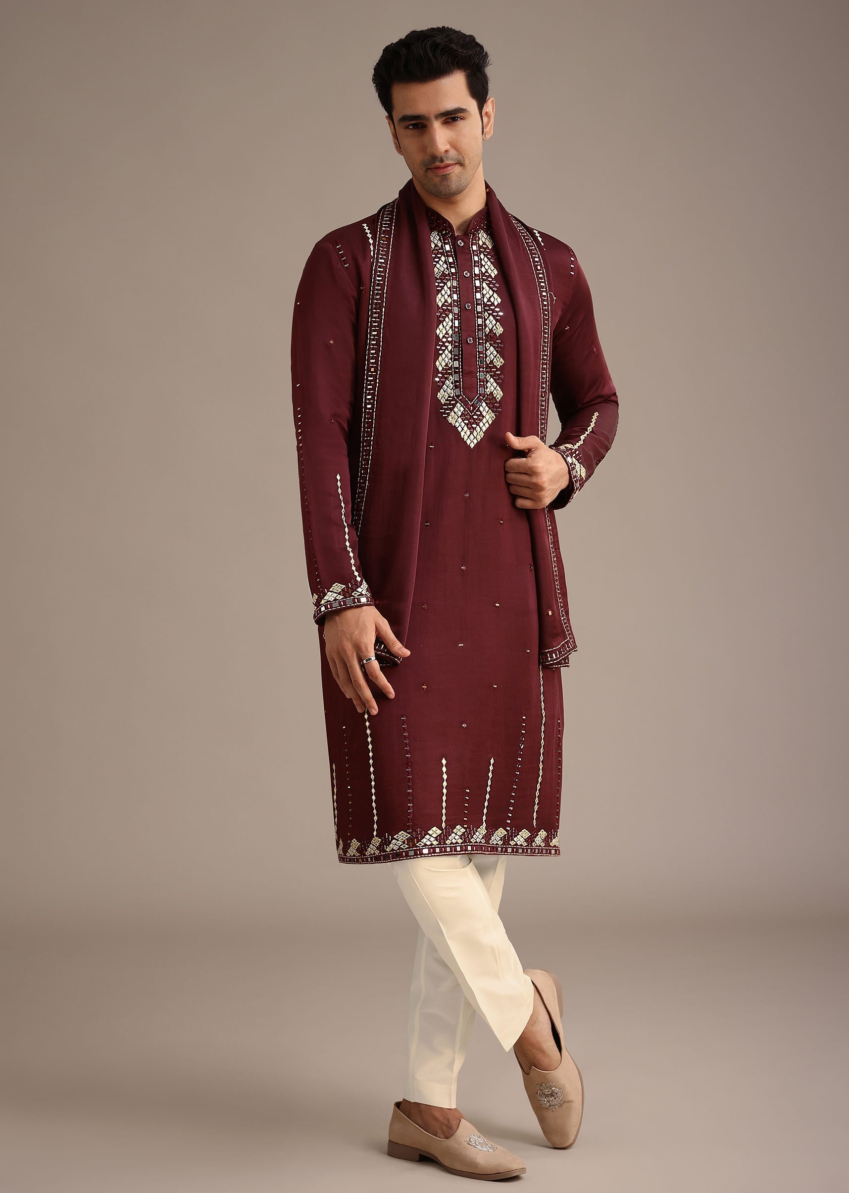 red_mirror_work_kurta_set_with_dupatta-sg246512_6_f00fba4b-e8fb-4eee-aa61-d023a619ca77.jpg