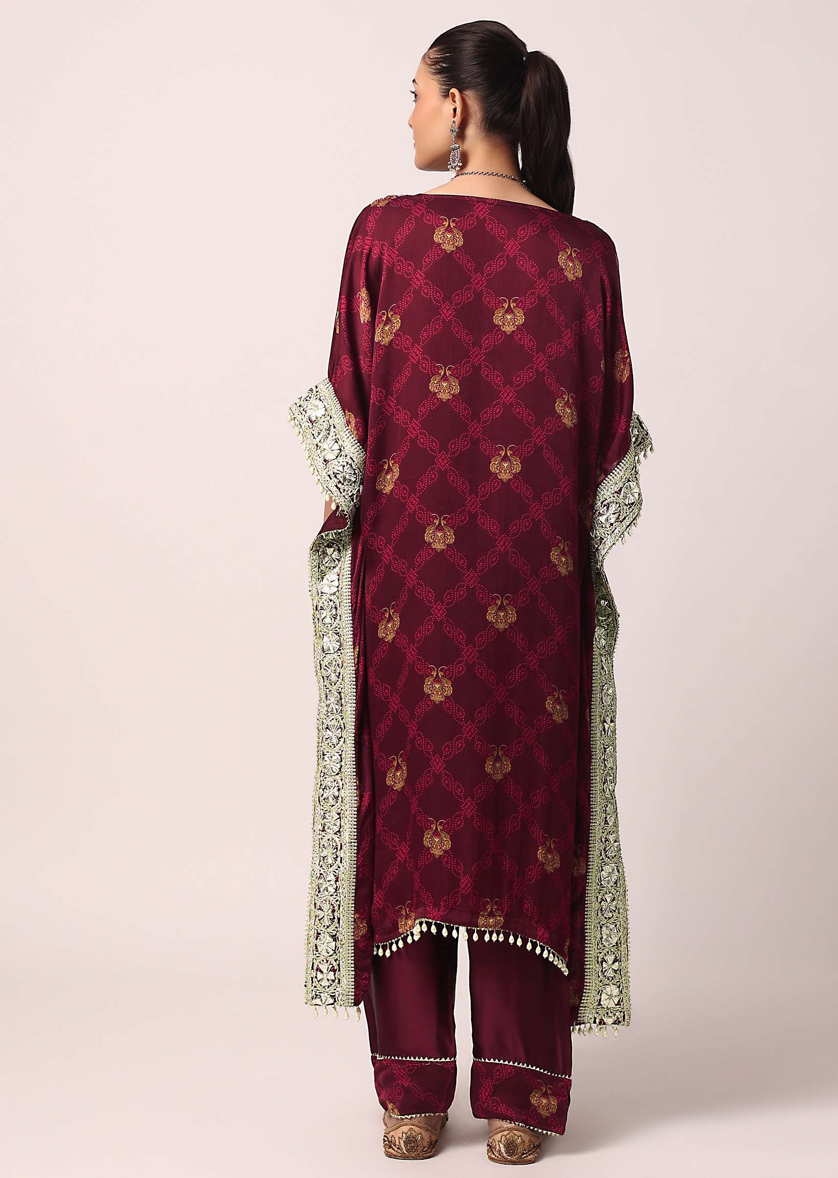 red_pant_set_with_gota_patti_kaftan_kurta-sg211680_4_60eb5cf7-8dc2-4862-a5bc-312876593107.jpg