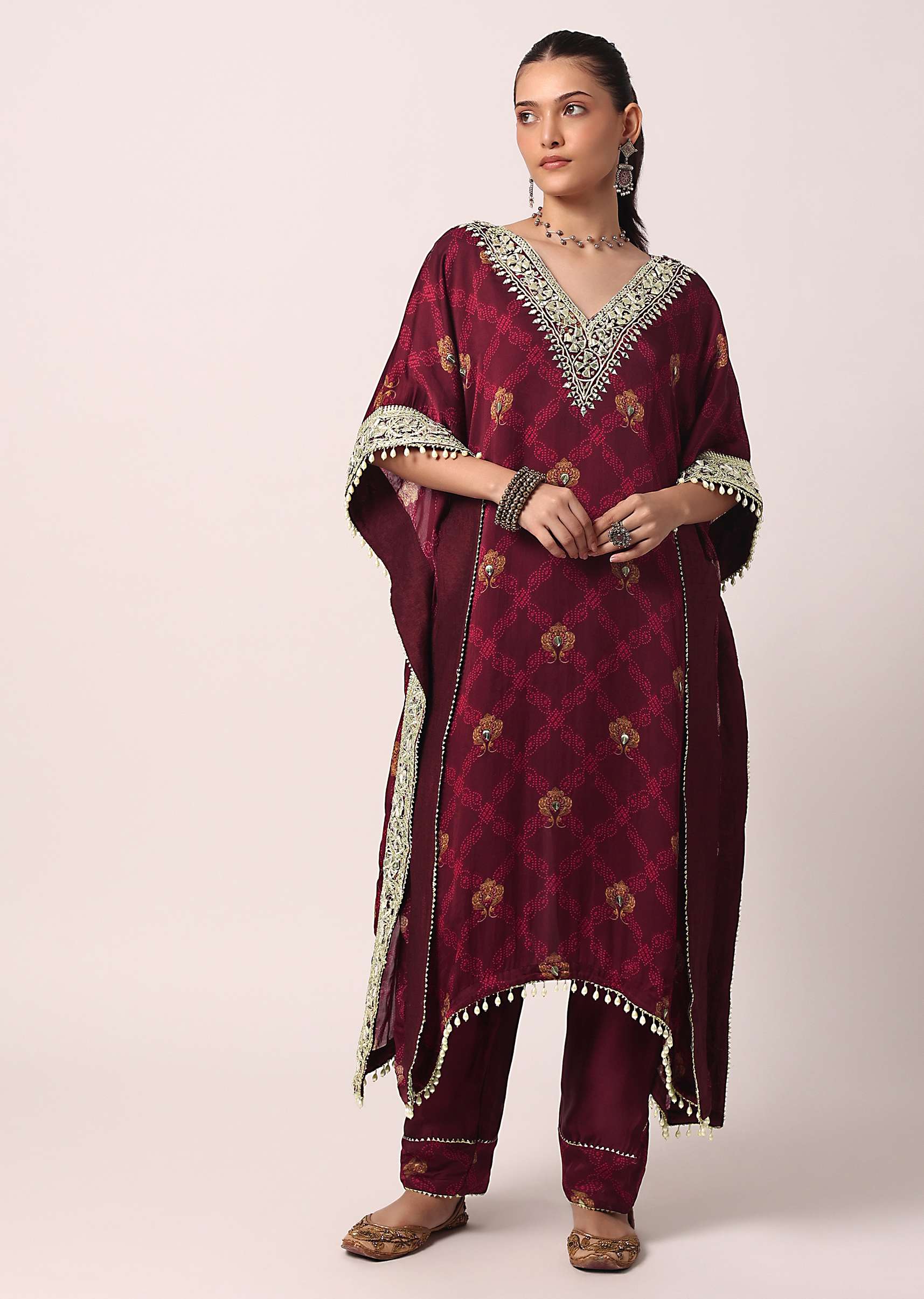 red_pant_set_with_gota_patti_kaftan_kurta-sg211680_8_b97fb8d6-292a-41e4-a37c-a393fa765180.jpg