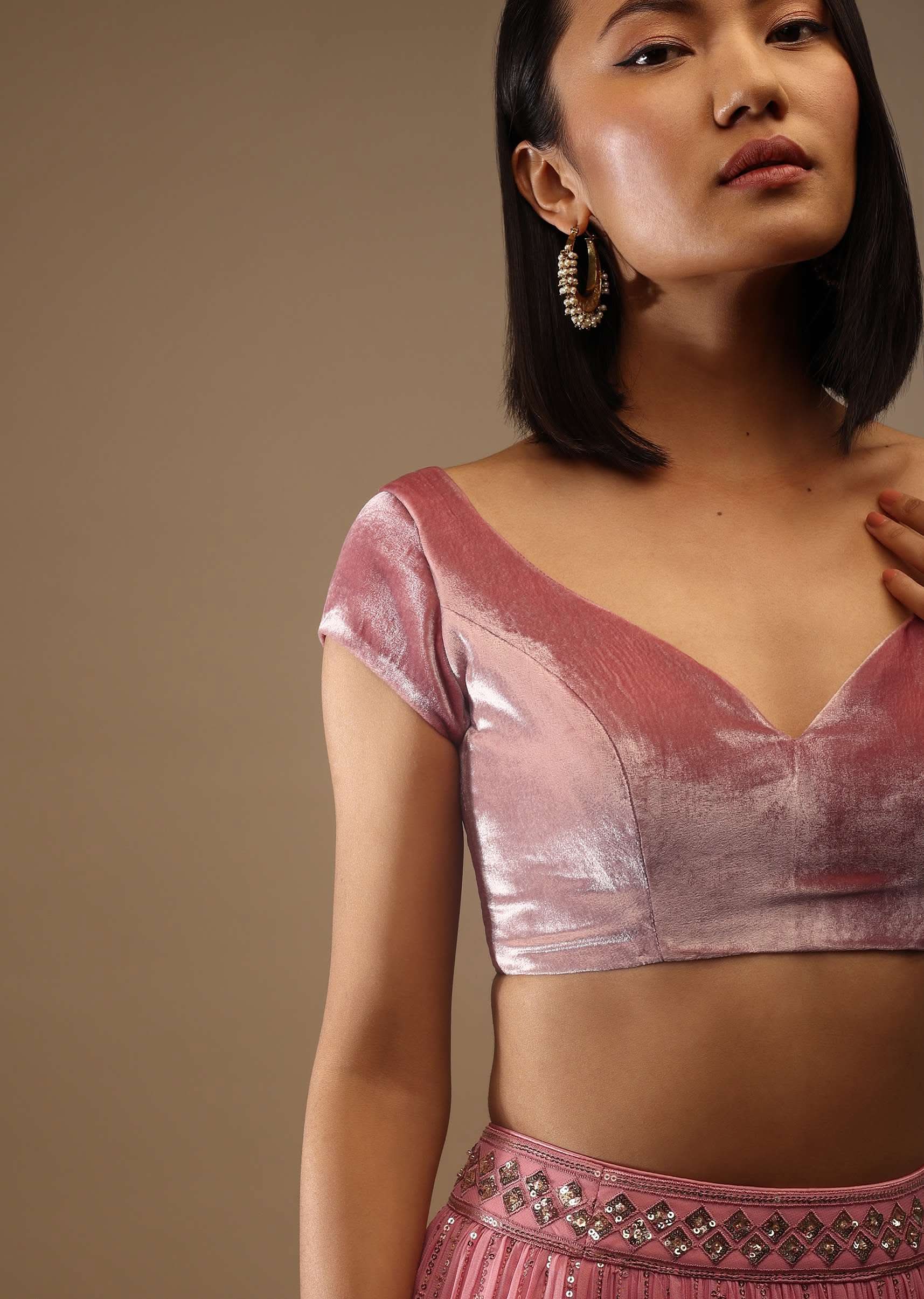 rose_gold_velvet_blouse-m001bltr07y-sg93829_4_7cfd74a3-4a45-4cbb-b5f3-651d270c3e39.jpg