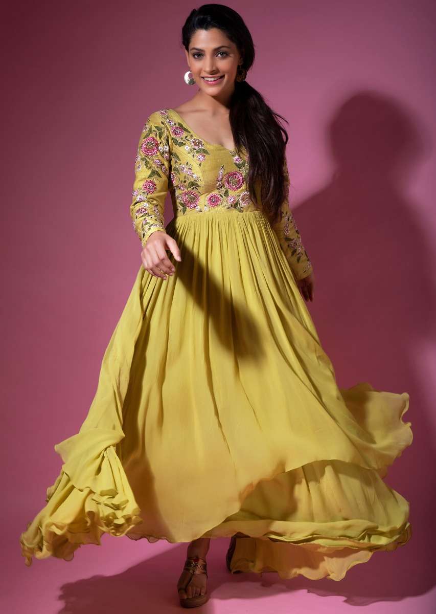 saiyami_kher_in_kalki_citrus_green_layered_anarkali_in_georgette_with_a_contrasting_powder_pink_net_dupatta_4.jpg