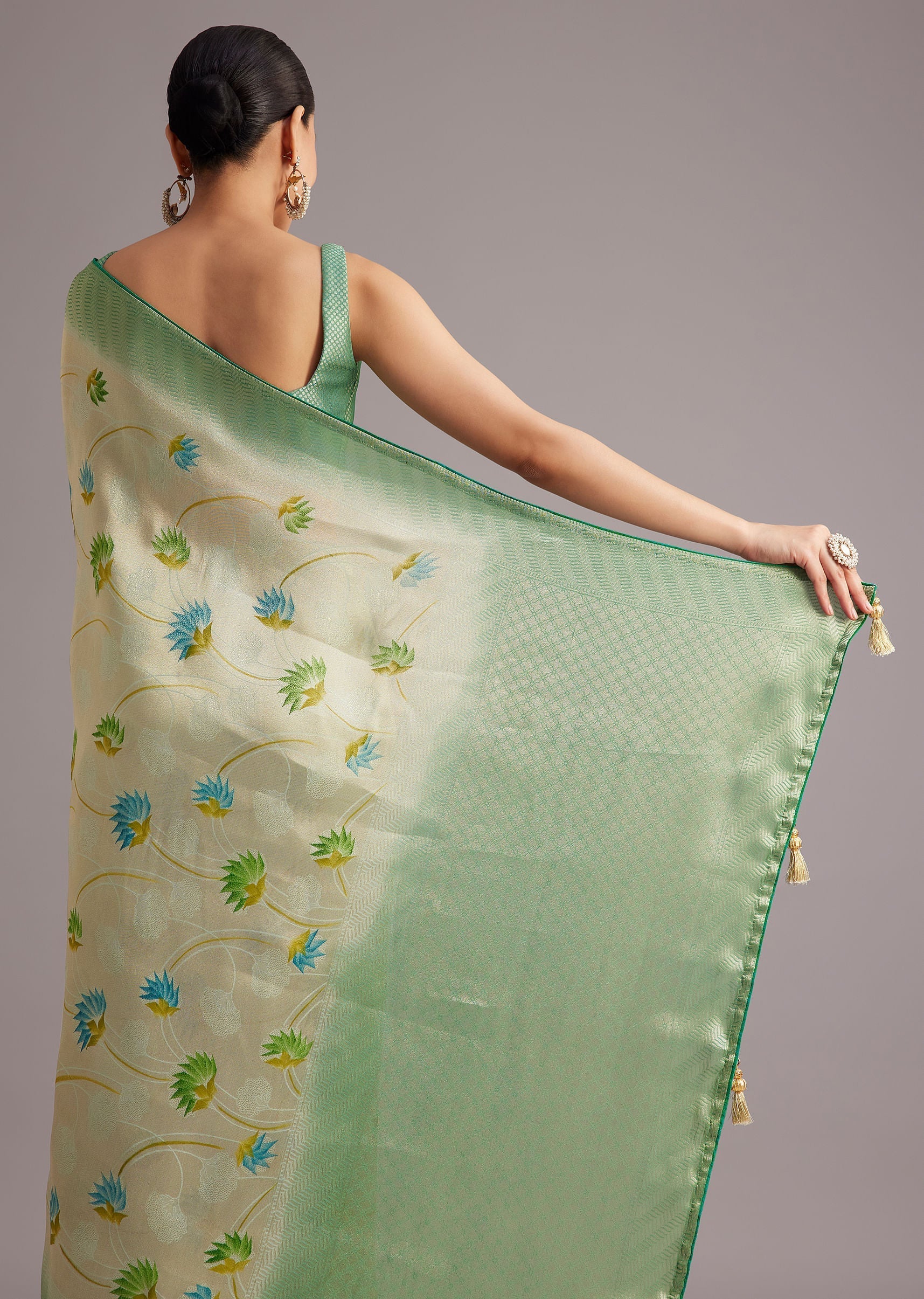 sea_green_tissue_silk_floral_motif_saree_with_contrast_pallu-sg266440_6_b0c60a86-5e36-4dc5-b288-8742de211000.jpg