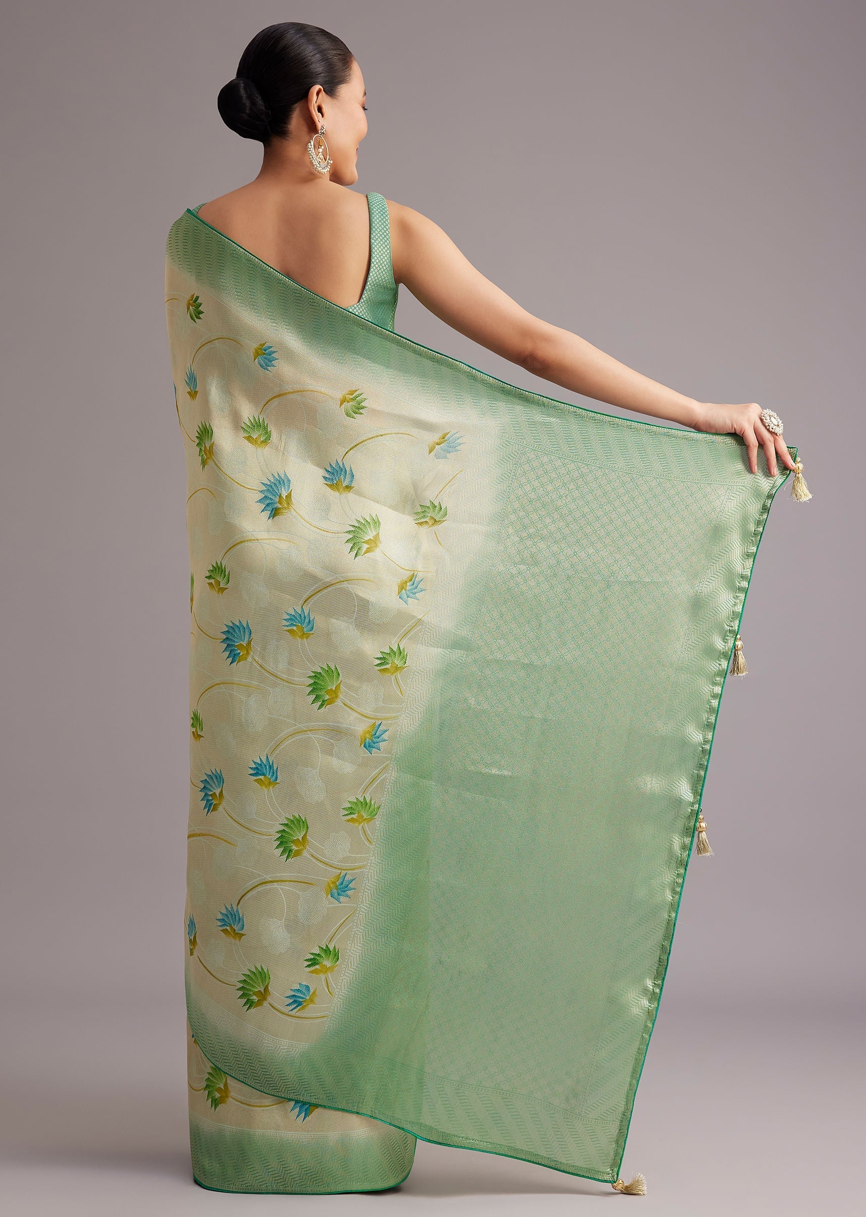 sea_green_tissue_silk_floral_motif_saree_with_contrast_pallu-sg266440_7_2376edff-5f08-42f2-bc02-fb12f267b458.jpg