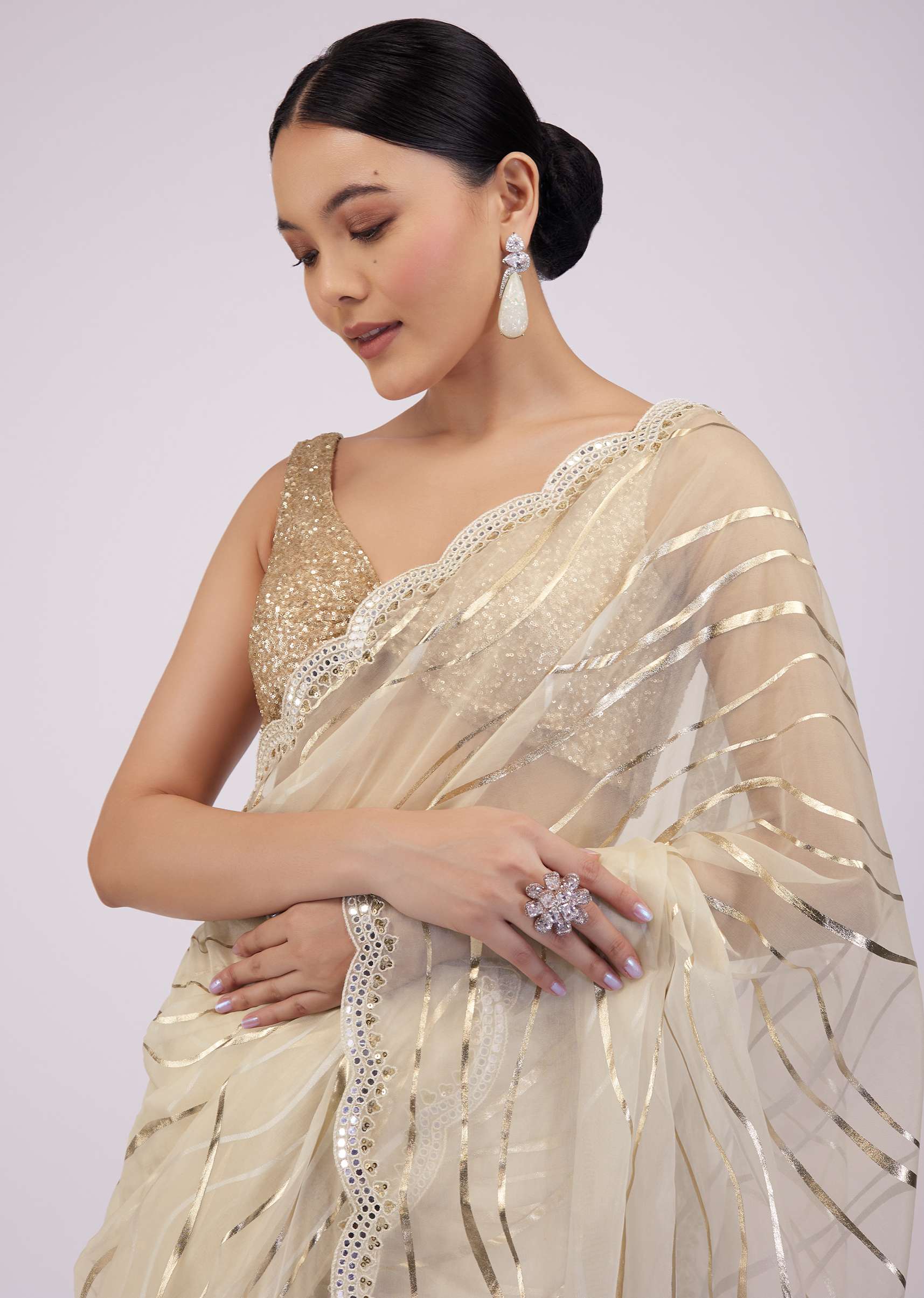 seedpearl_white_saree_in_organza_with_foil_print_and_embroidery-sg108689_3.jpg