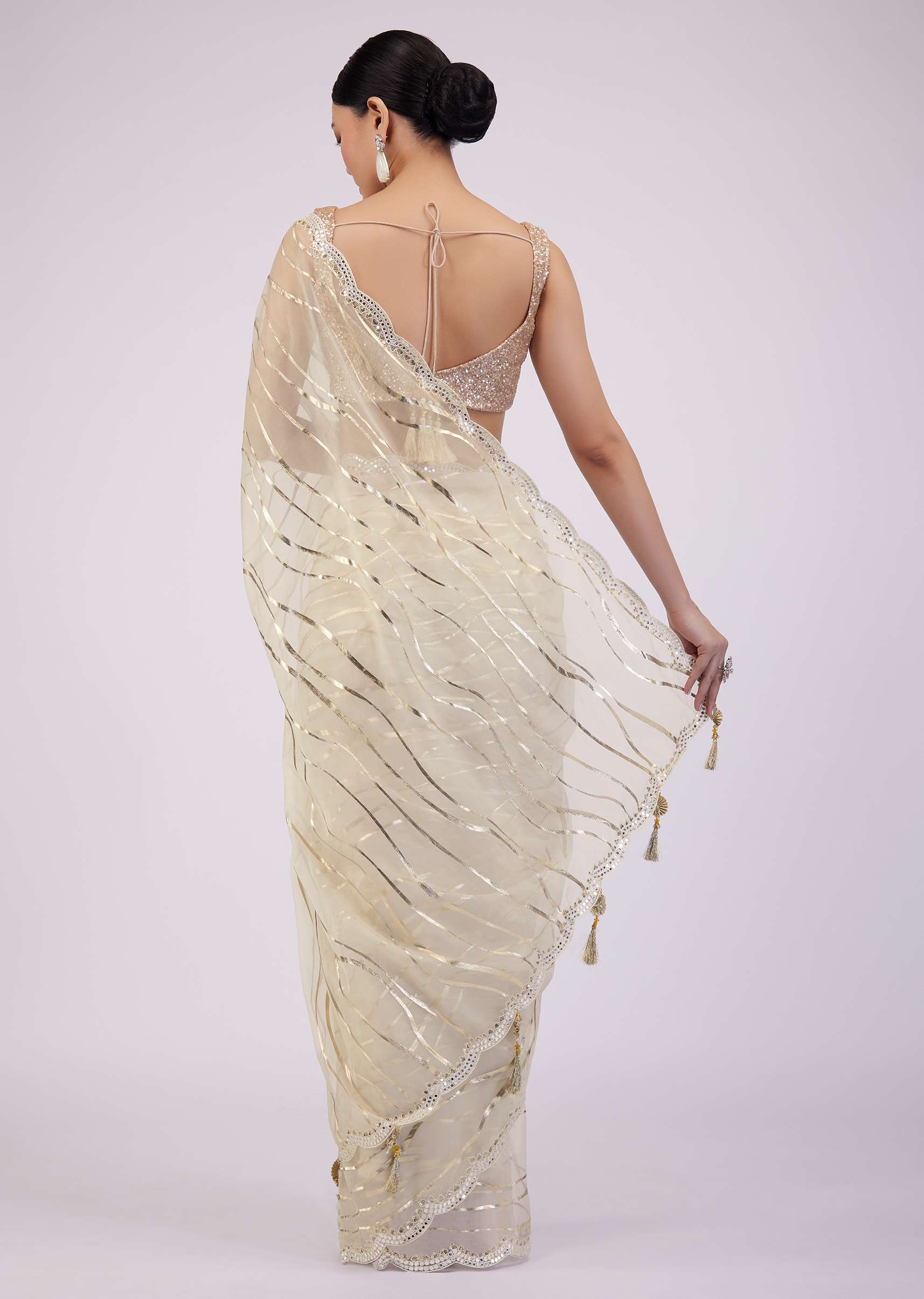 seedpearl_white_saree_in_organza_with_foil_print_and_embroidery-sg108689_4.jpg