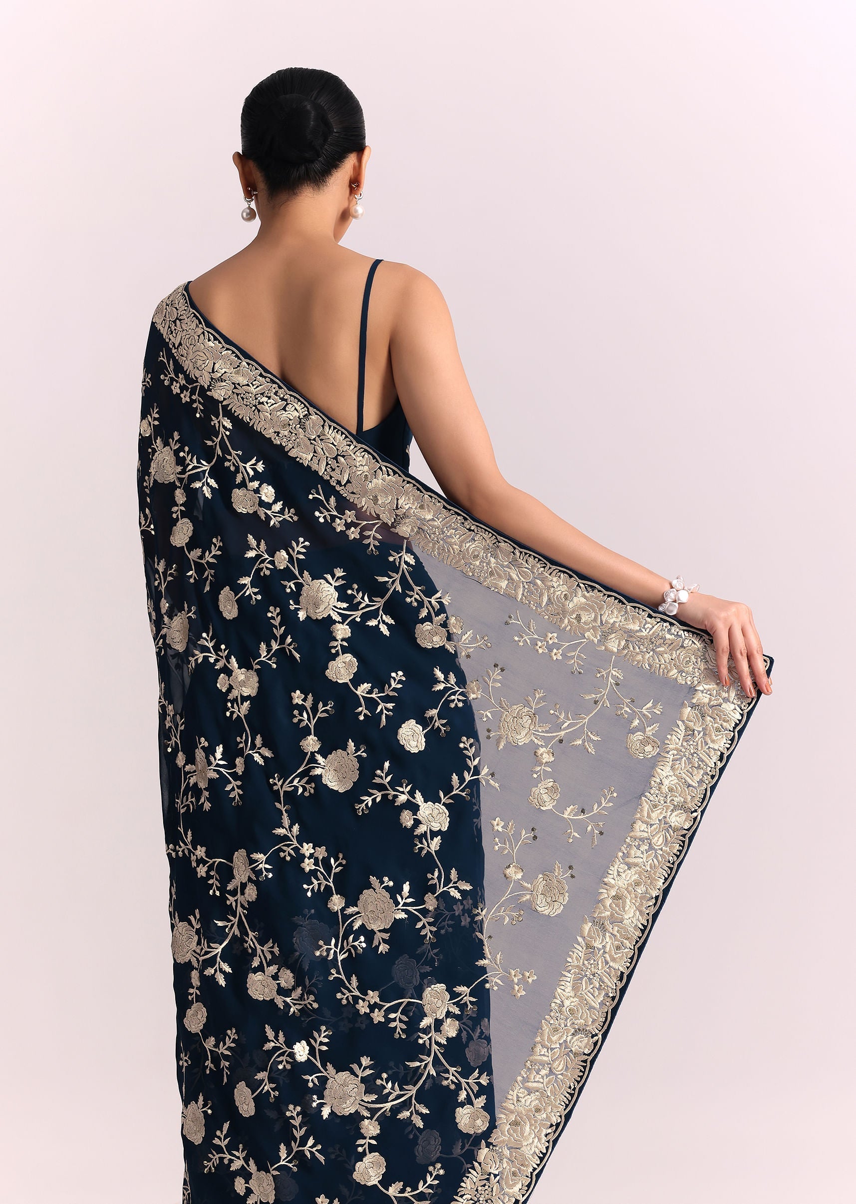 sg162056-navy_blue_organza_saree_with_parsi_gara_thread_embroidery_4_145a0396-25d4-4d58-b2e9-4cb1476199b5.jpg
