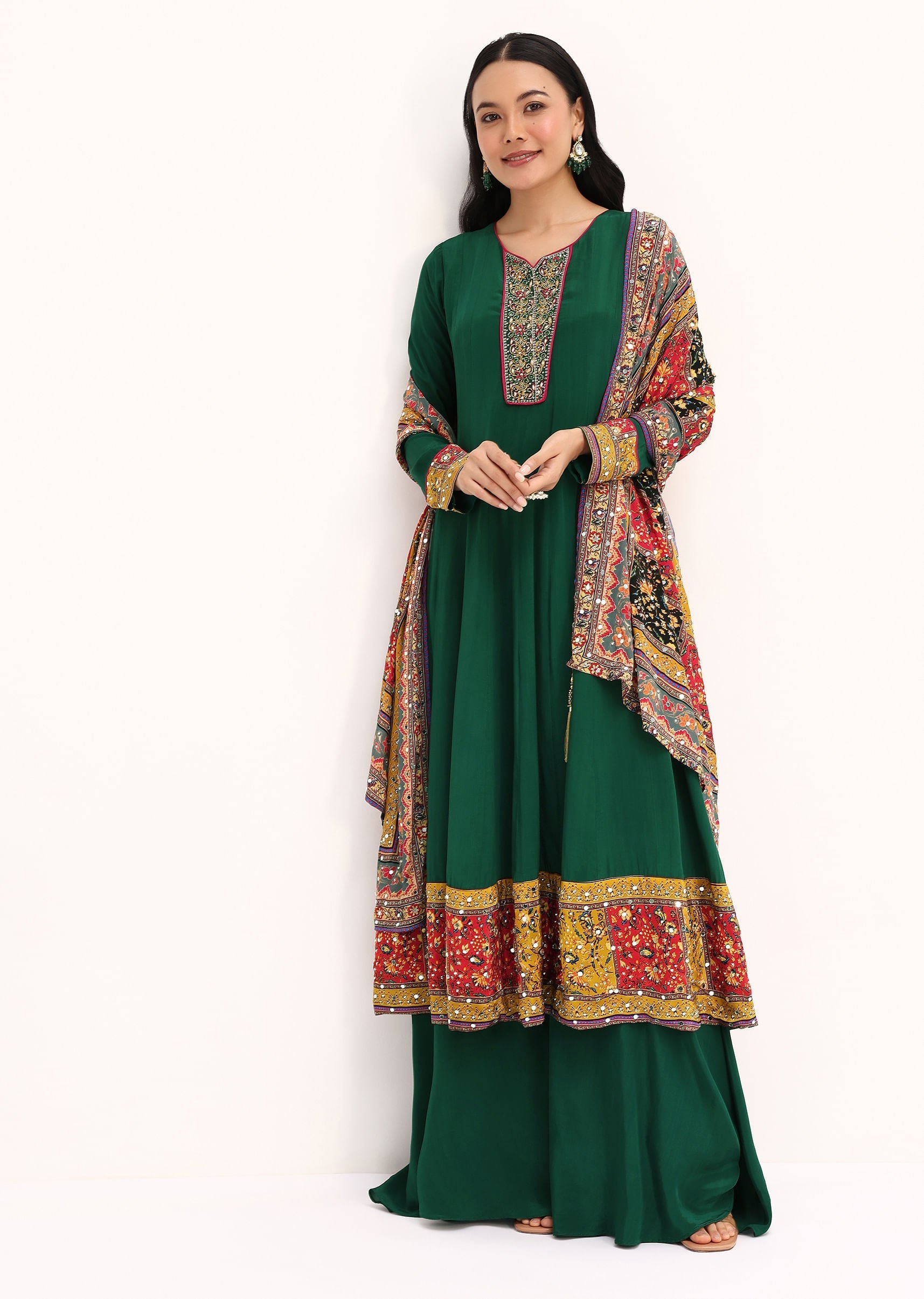 sg243172-green_embroidered_satin_kurta_palazzo_with_dupatta_8_f3cd9d0d-8248-4888-9b8f-8b7442954c5f.jpg