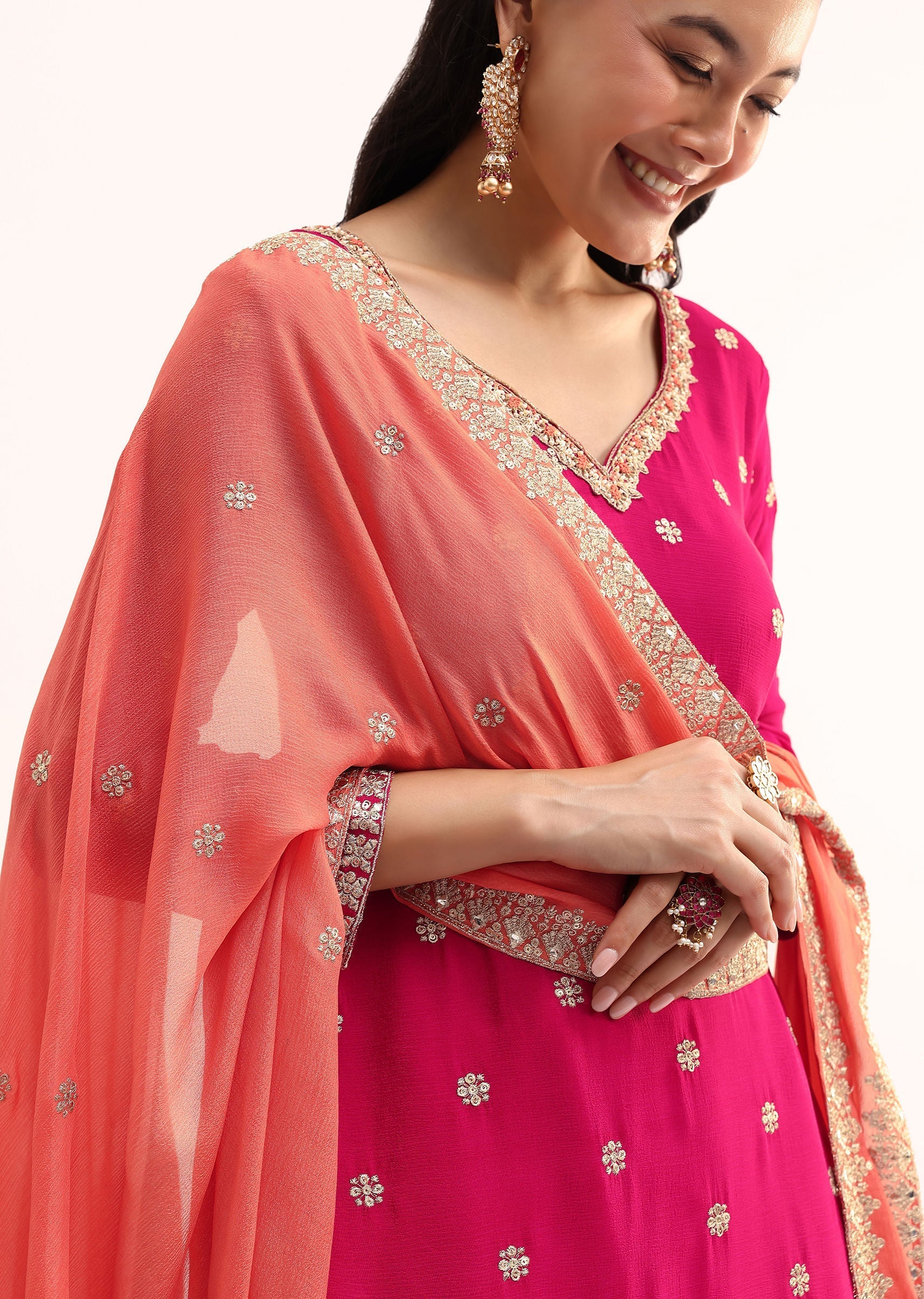 sg250872-pink_and_peach_kurta_palazzo_with_dupatta_in_zari_work_5_1f1dd631-5b2f-40e3-ba6d-766df9d18a59.jpg