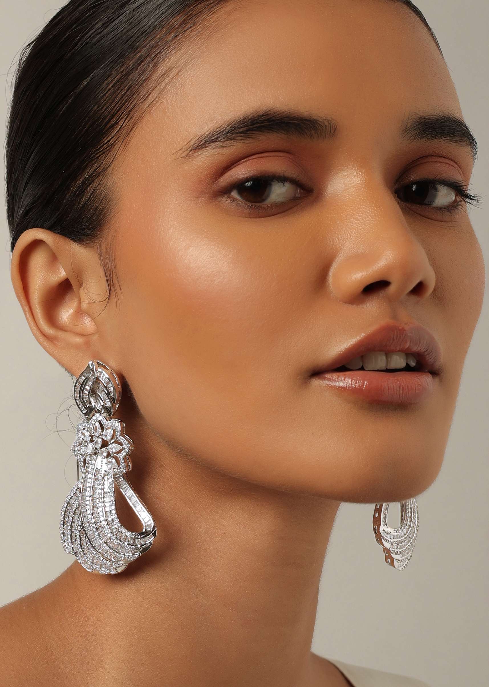 silver_finish_statement_cocktail_earrings-sg181113_3_a6e925c8-f476-428d-a974-d74624c4ee27.jpg