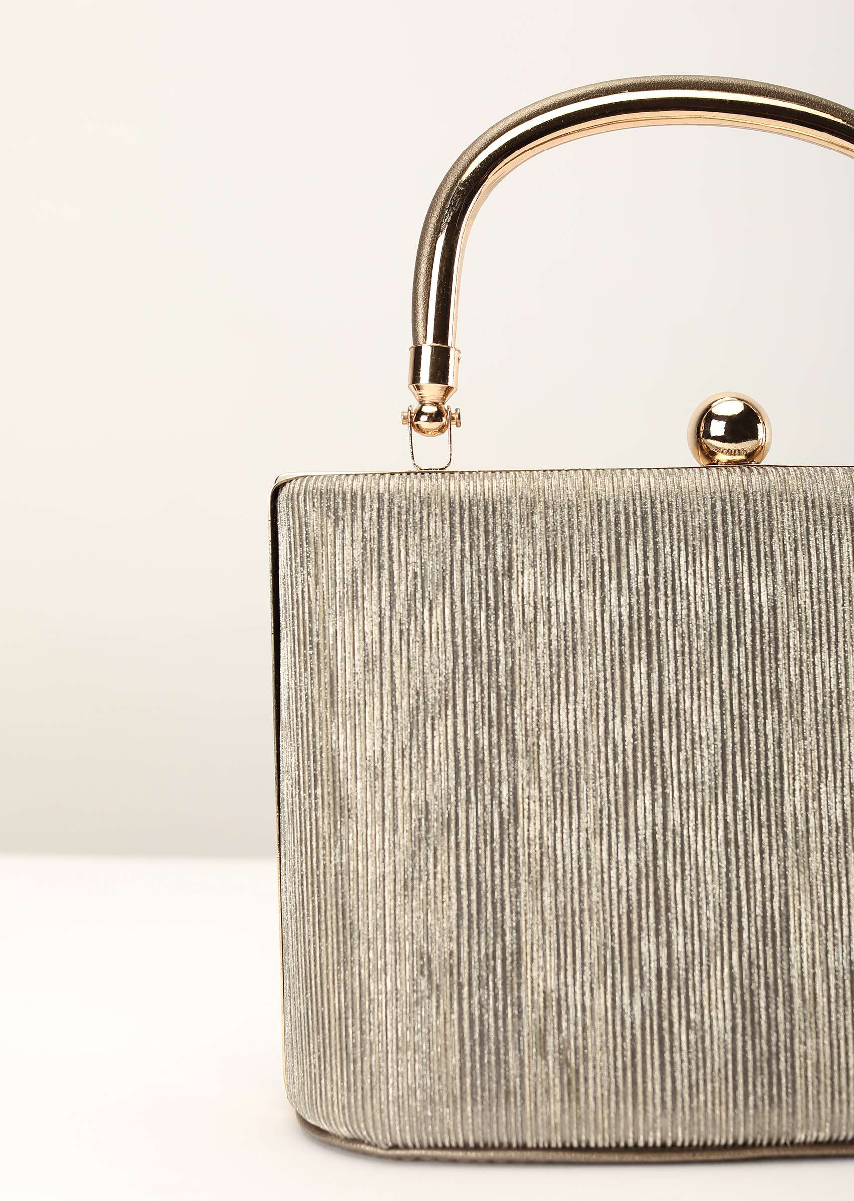 silver_gold_clutch_in_crush_fabric_with_metal_handle-m070rsk13y-sg91342_3_ed9643dc-6841-41a1-b719-a56a6ccf34ff.jpg