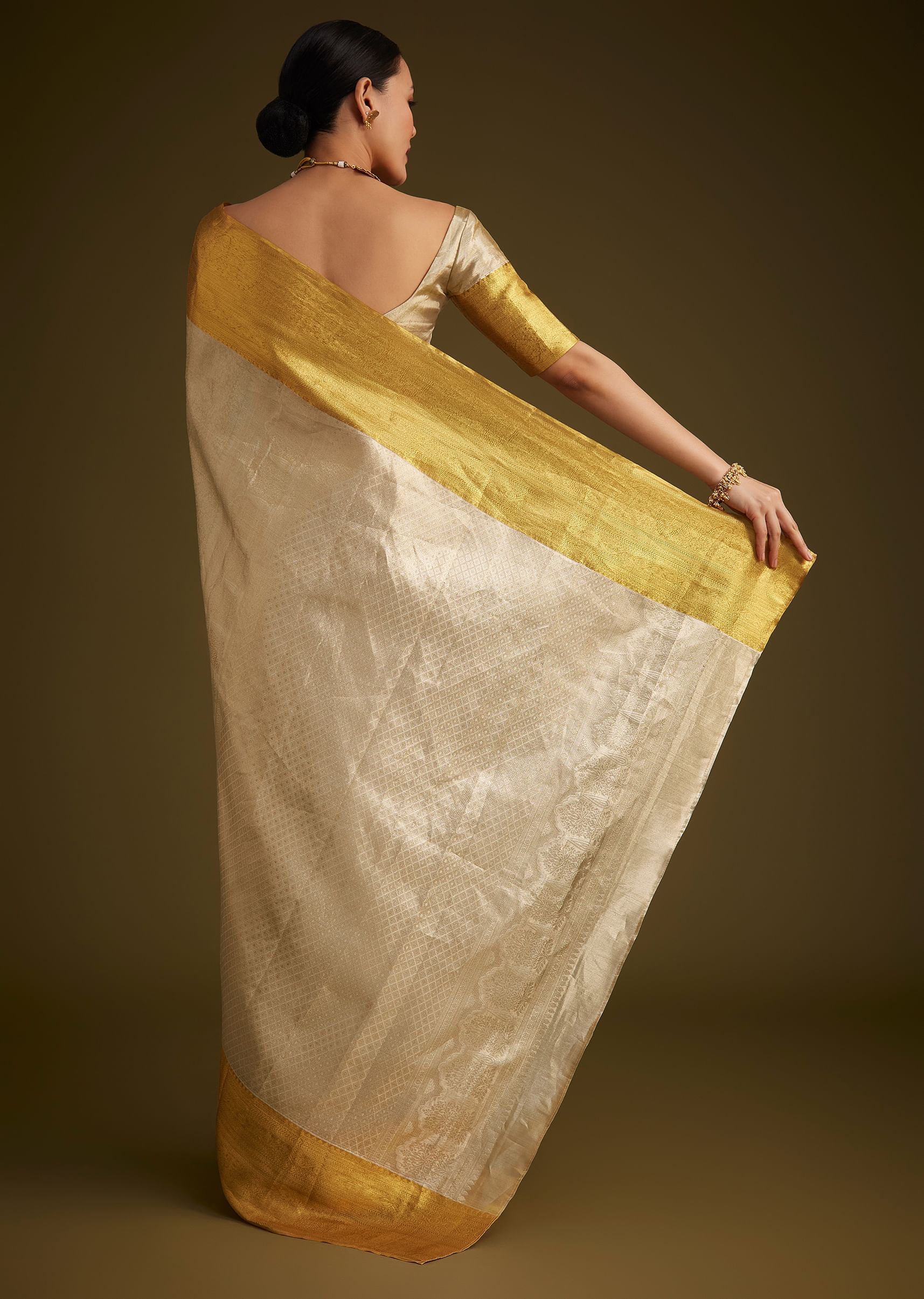 silver_kanjivaram_silk_saree_with_gold_contrast_border_and_p-sg292250_4_1e1e08a0-dd8f-40a8-b4e1-332bbb1545b4.jpg
