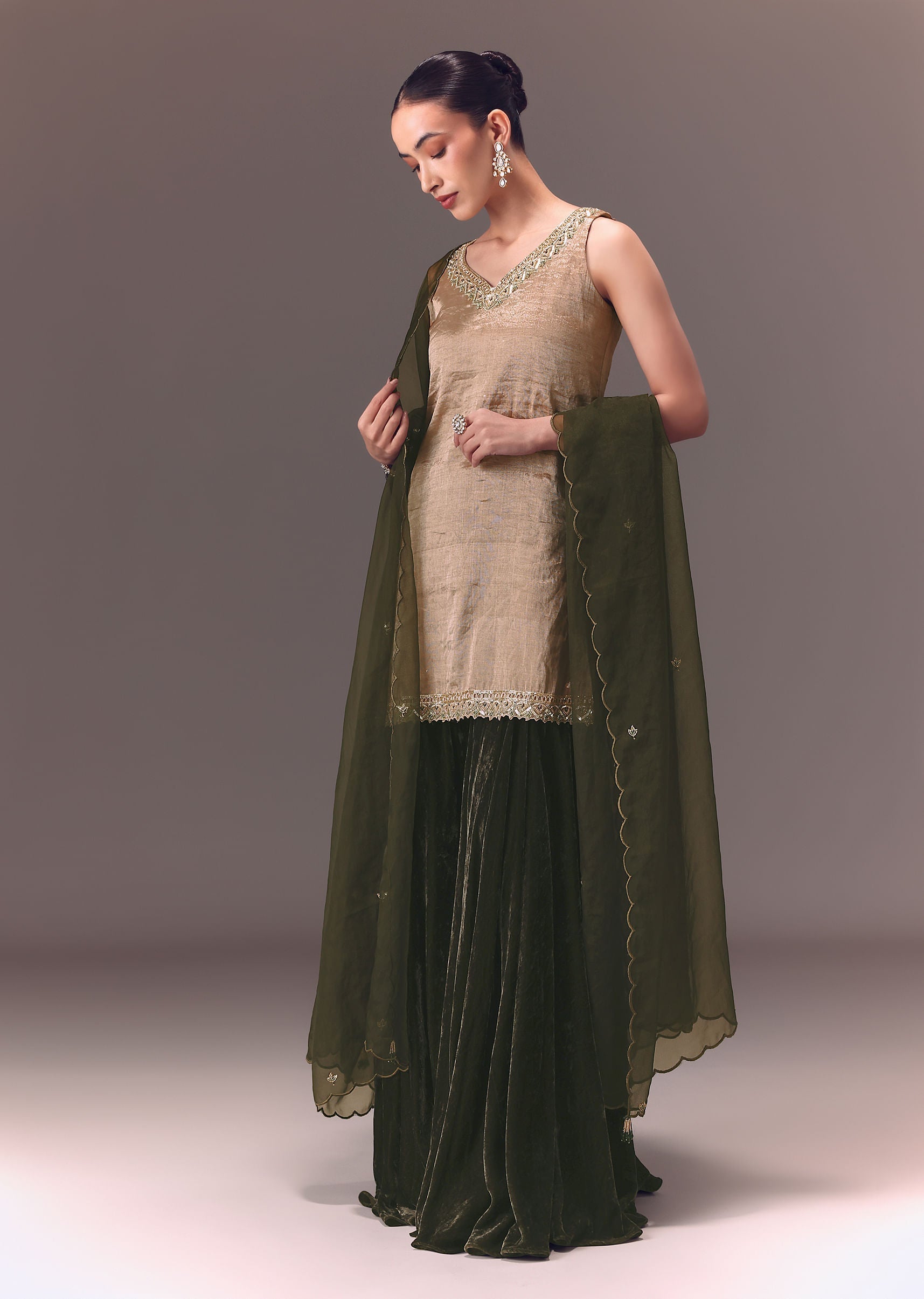 silver_kurta_with_embroidered_velvet_sharara_pants_and_organ-sg276941_7_d613f0fc-8b65-4a03-ae22-ae4eebd4df7a.jpg