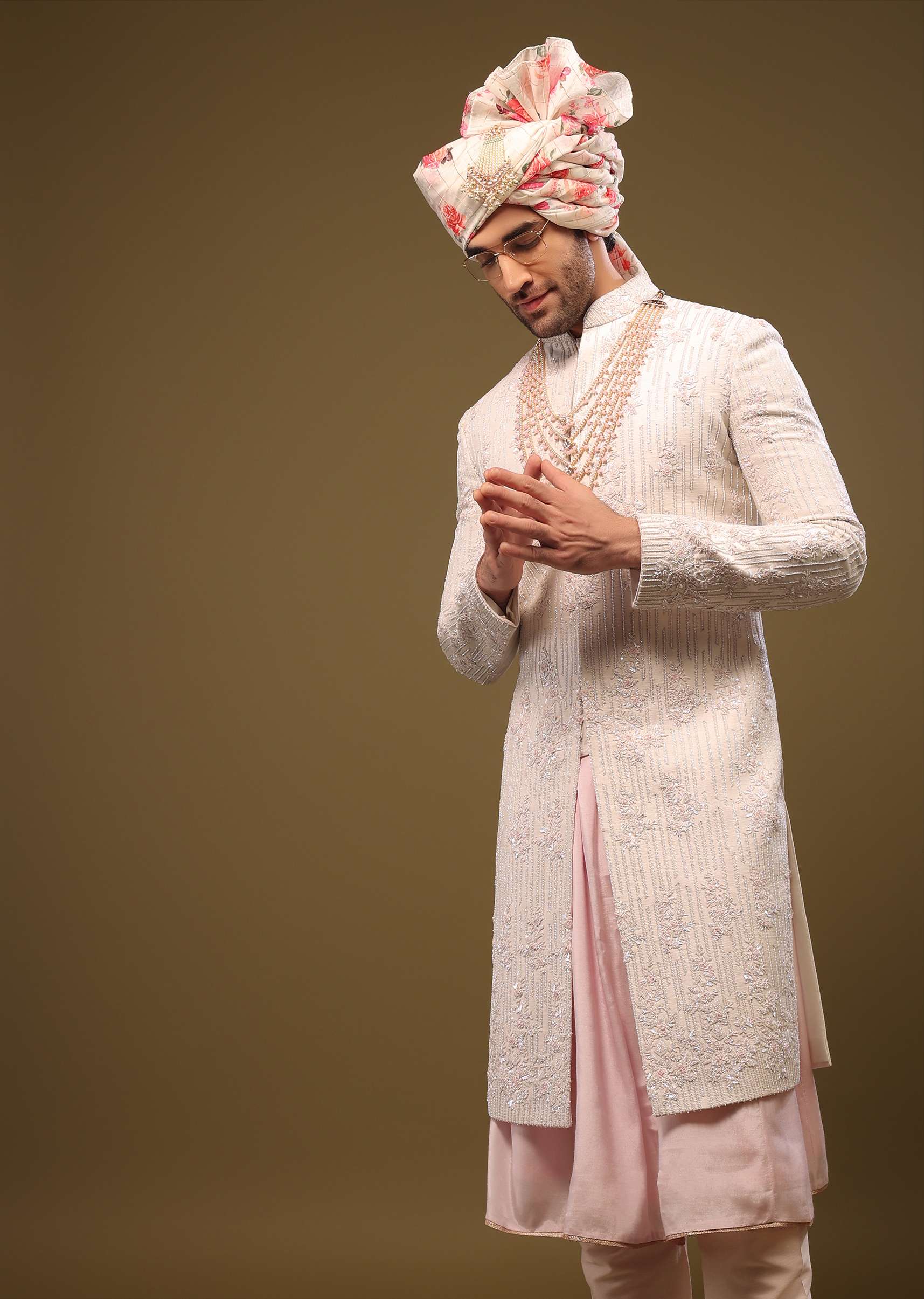 snow_white_silk_sherwani_set-sg137339_5.jpg