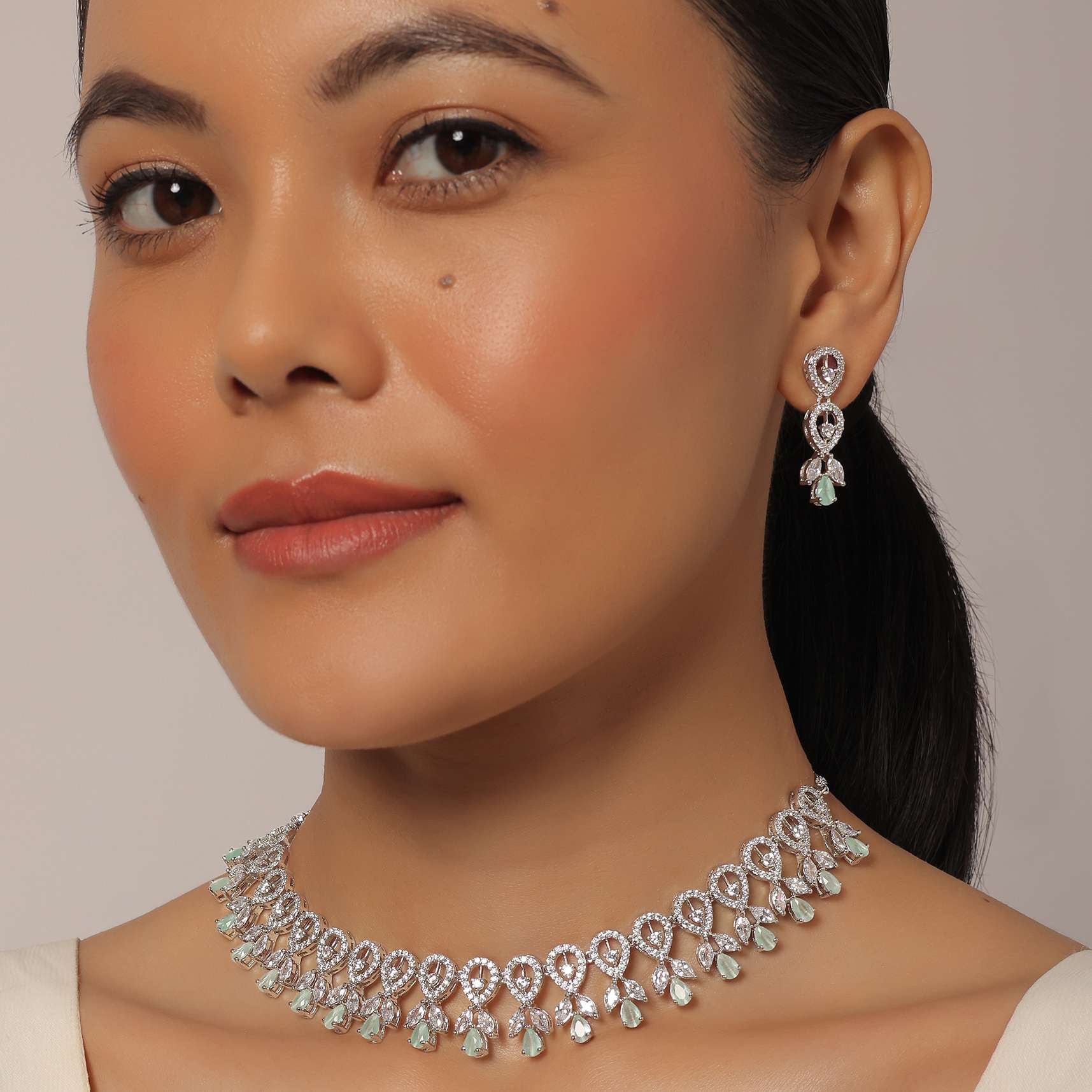 sparkling_aqua_charm_short_necklace-sg197047_4_9449397e-1c4d-4f01-9538-d4315b1fd85f.jpg