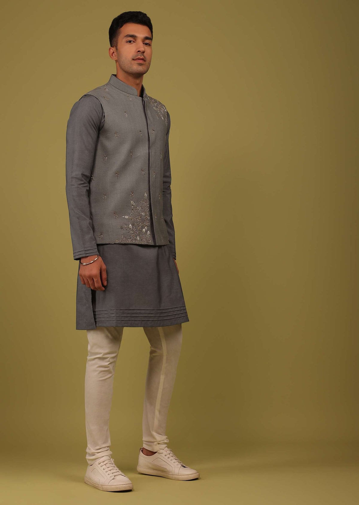 steel_grey_thread_and_sequins-sg142392_5_e3bdac7b-d998-4a33-af20-f8ebc61e7b8e.jpg