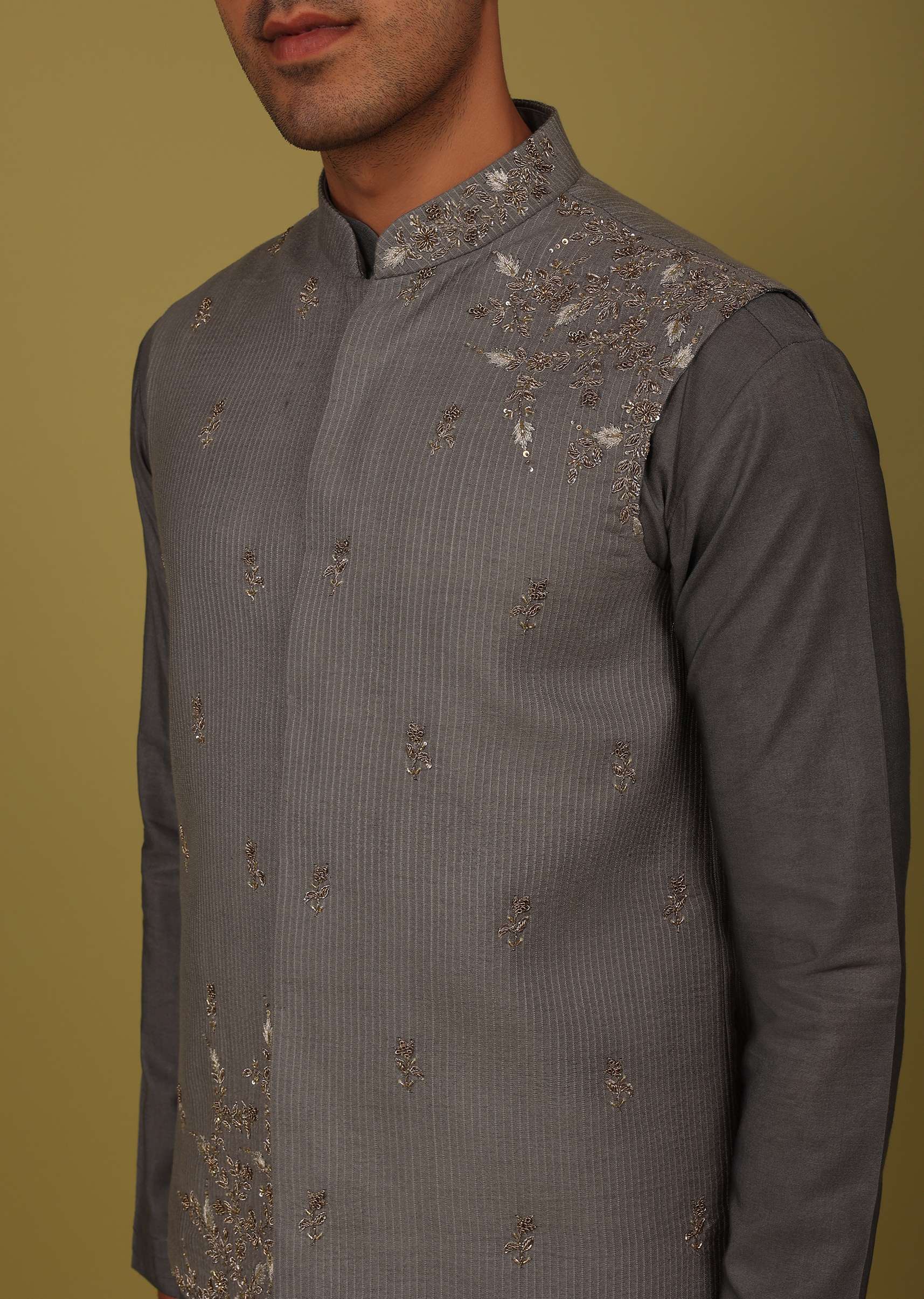 steel_grey_thread_and_sequins-sg142392_6_8a071cbf-ca50-45e8-9589-f0a41c50c3f7.jpg