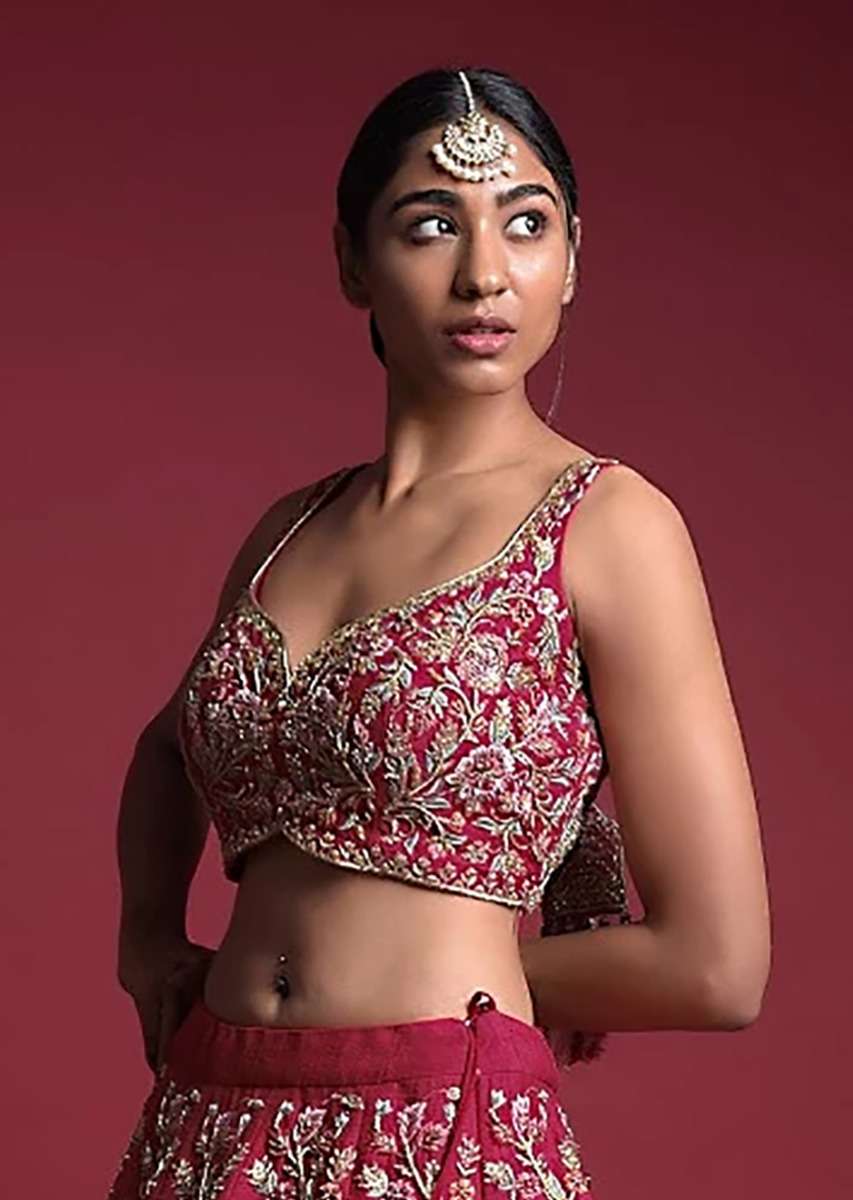 strawberry-pink-choli-in-raw-silk-adorned-with-resham-and-zardosi-embroidered-floral-jaal-online-kalki-fashion-sg43193_3_72ec9bac-b15b-4b2a-8b9f-554df8098355.jpg