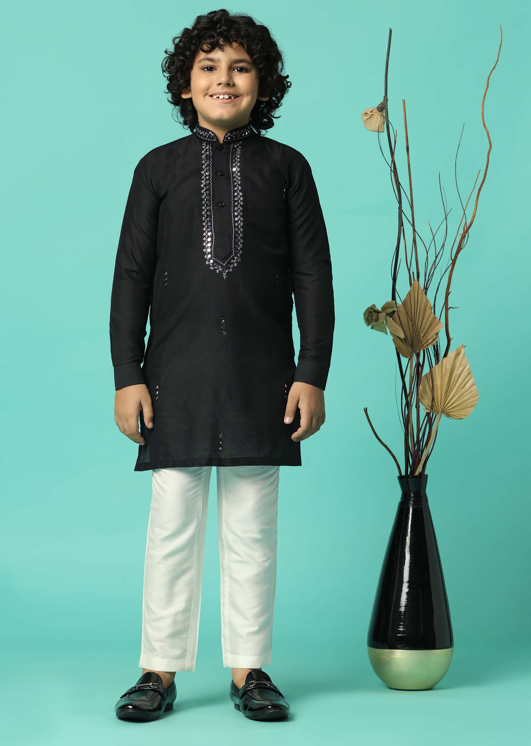 stylish_black_festive_embroidered_kurta_set_for_boys-sg202192_5_81c004f4-b48d-4816-a051-5e96821ecfef.jpg