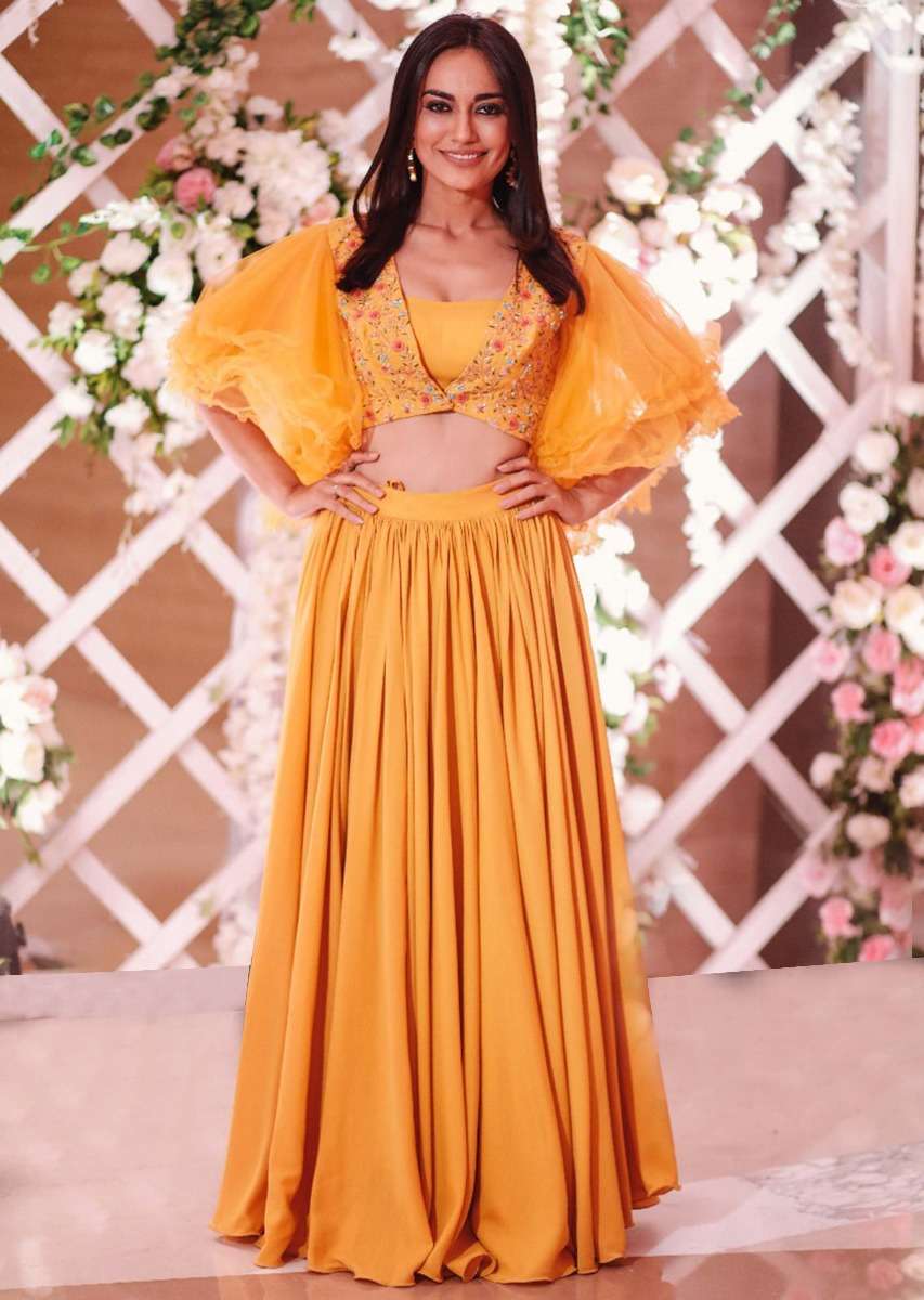 surbhi-jyoti-in-kalki-yellow-crop-top-lehenga-set-with-fancy-blouse-452604_3_640da3b0-8195-40e3-85d6-011ad9e679e2.jpg