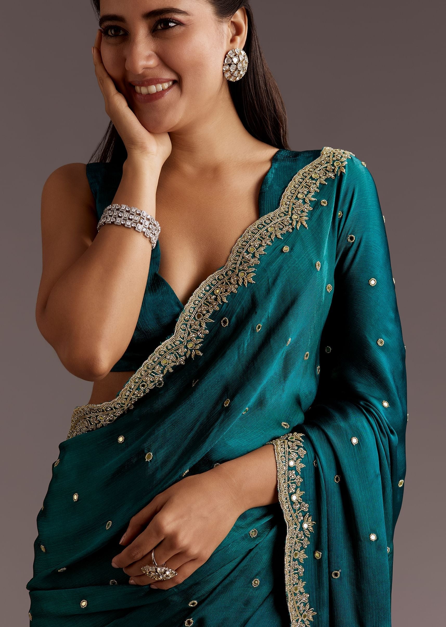 teal-green-chinon-saree-with-cutdana-and-sequins-scallop-border-sg285853-5_93926910-7ca2-416b-9821-6fe13272d664.jpg