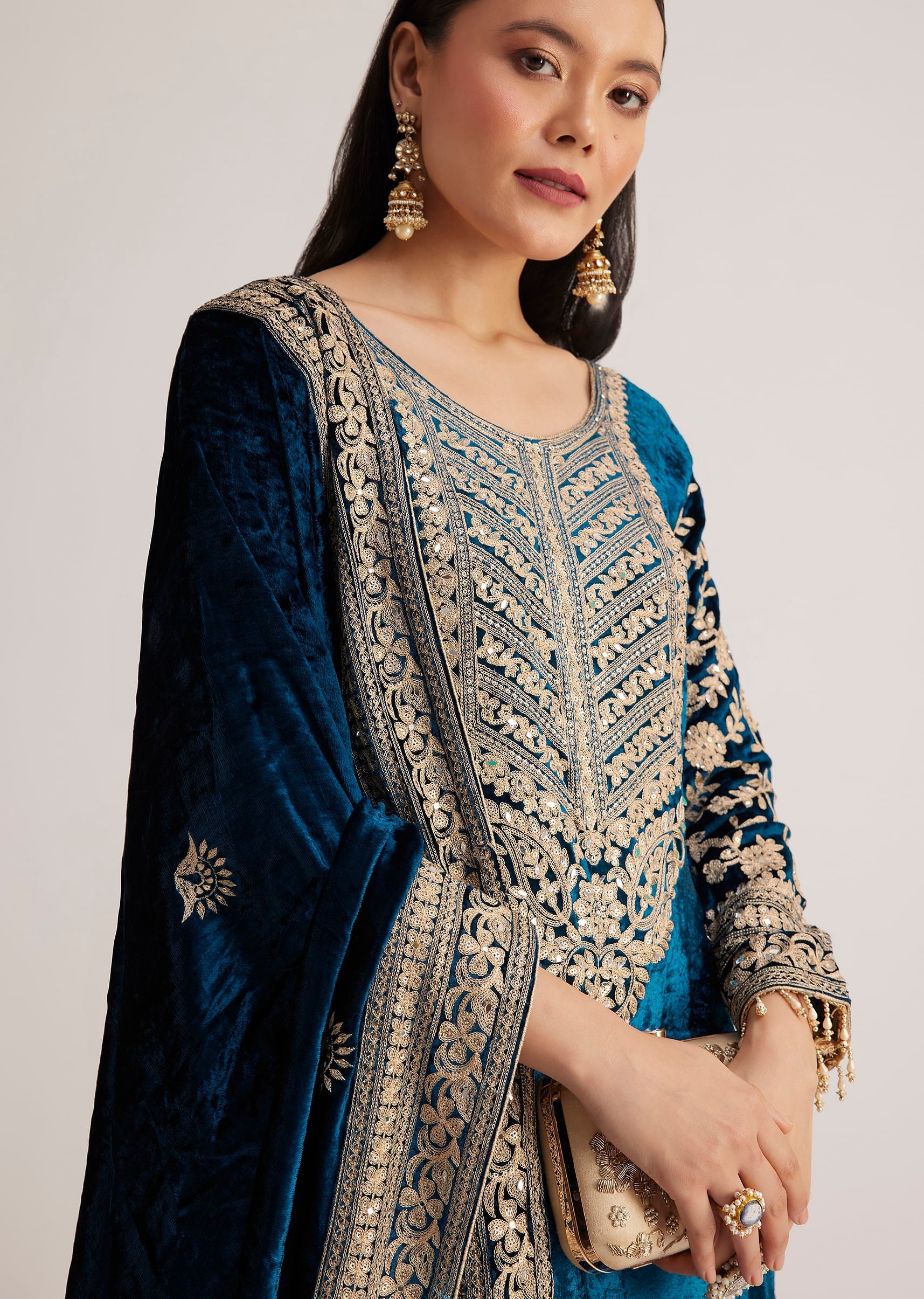 teal_velvet_embroidered_palazzo_suit-sg288659_4_8e5fc9d7-58e5-4e20-8d75-e0a0ae8e1b5e.jpg