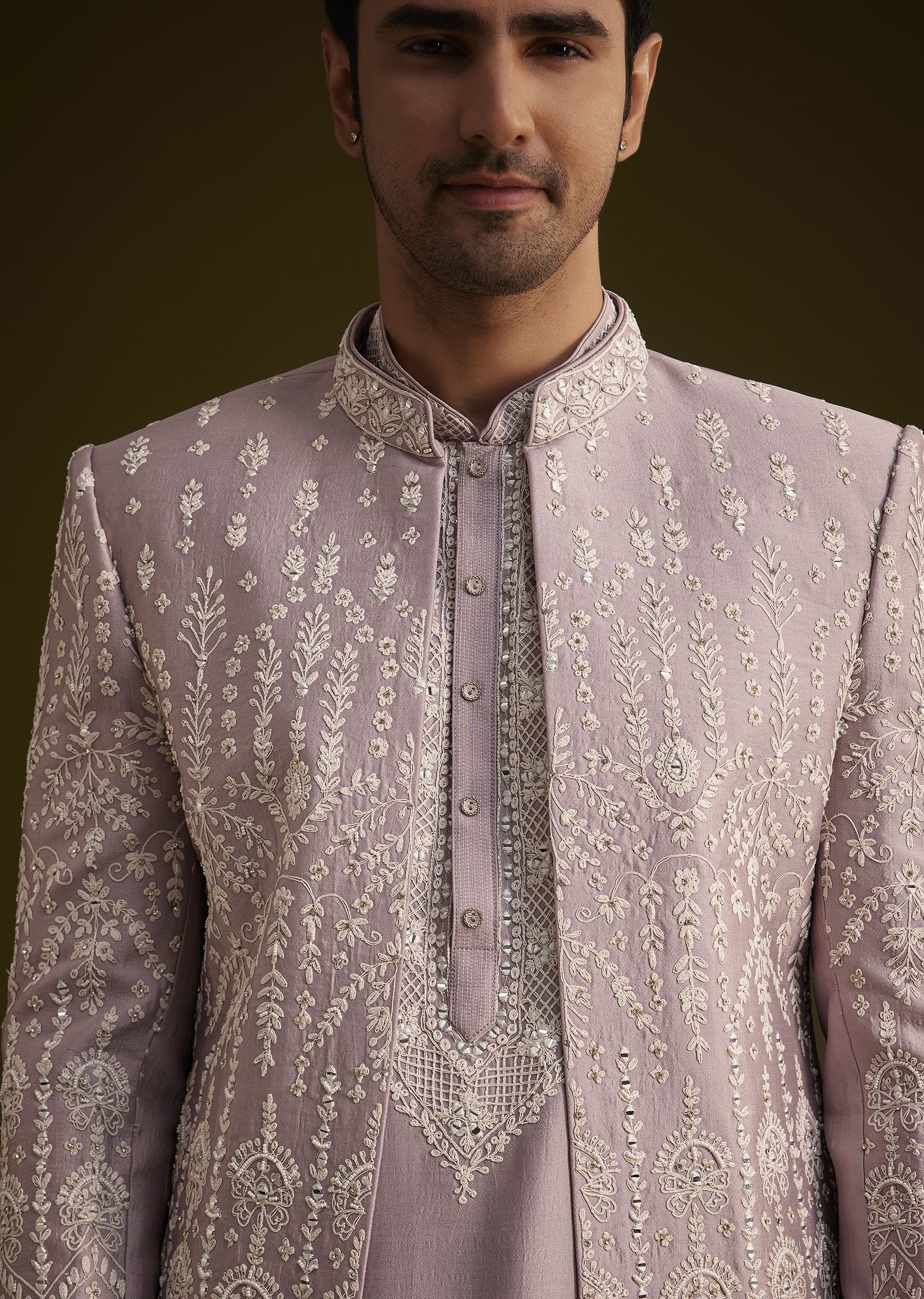 this_lilac_ensemble_showcases_an_openstyle_sherwani_crafted_-sg264255_4_c6facaf2-5299-4f54-b625-d3ee9bca6e52.jpg