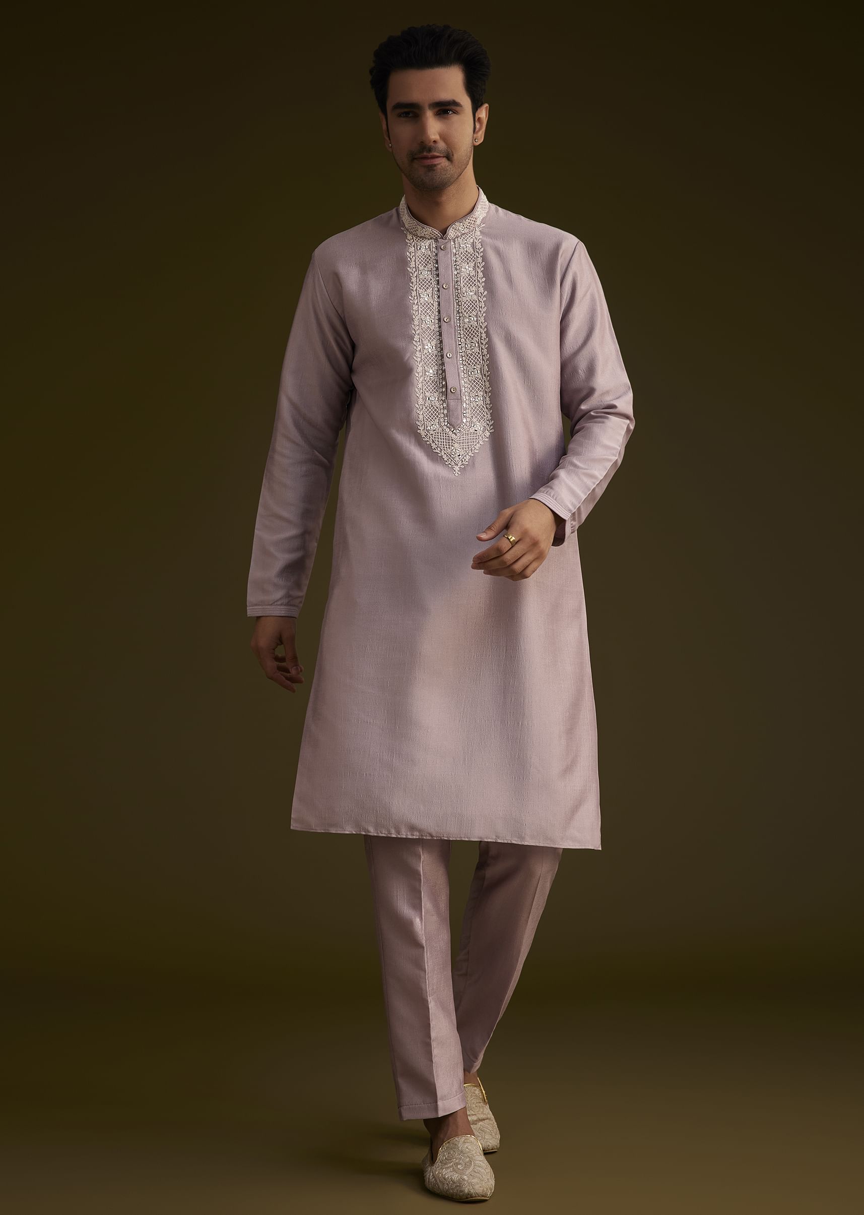 this_lilac_ensemble_showcases_an_openstyle_sherwani_crafted_-sg264255_9_6a940470-4f0f-4d2f-a744-5fa624606bec.jpg
