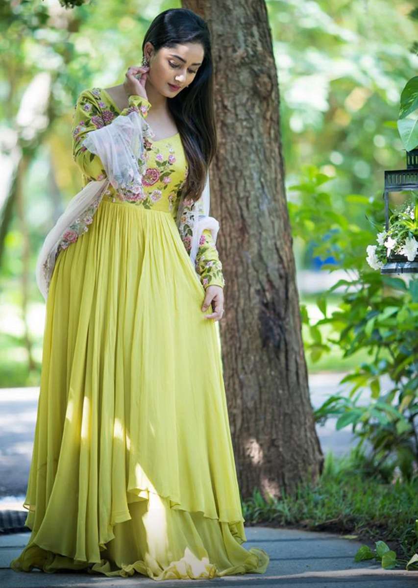 tridha-choudhury-in-kalki-citrus-green-layered-anarkali-in-georgette-with-a-contrasting-powder-pink-net-dupatta-490506_1.jpg