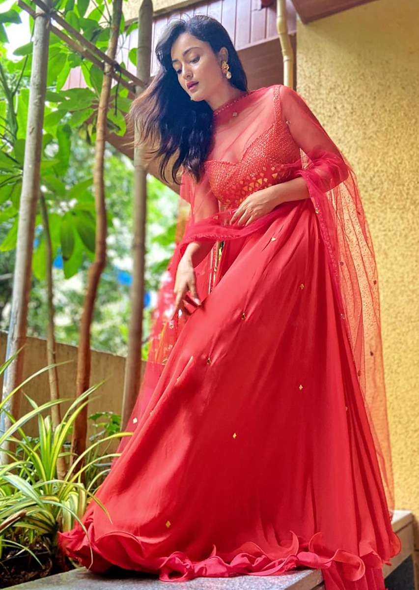 tridha_choudhury_in_kalki_coral_anarkali_suit_with_geometric_shaped_mirror_accented_bodice_and_fun_layered_hemline_1__1_d5af80ea-c5c5-4e1b-b1c9-14fa47f8dd37.jpg