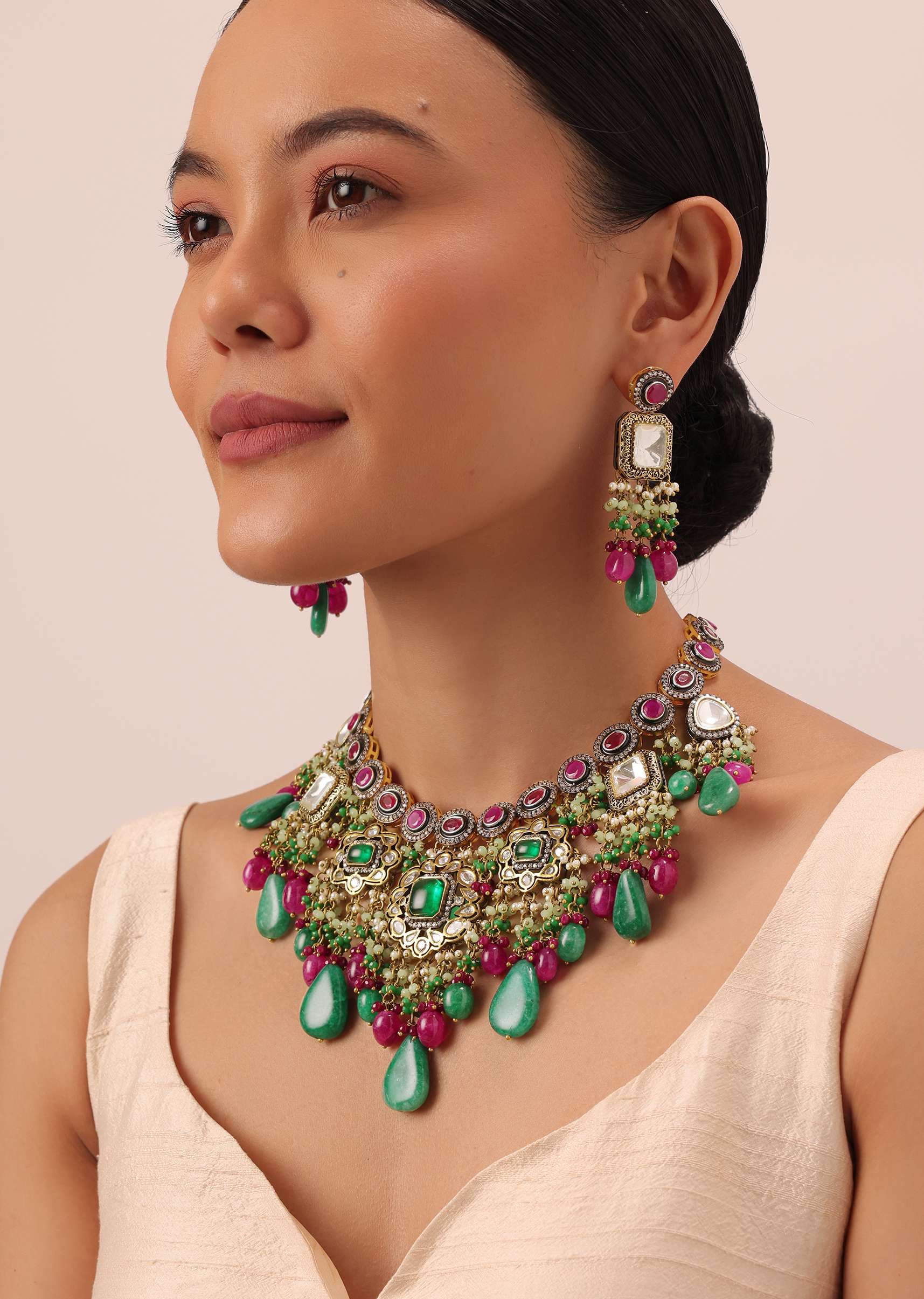 two_tone_finish_kundan_necklace_set_with_meenakari_and_green-sg179610_8_87f373a6-34f8-4274-ac93-1544ebd8c772.jpg