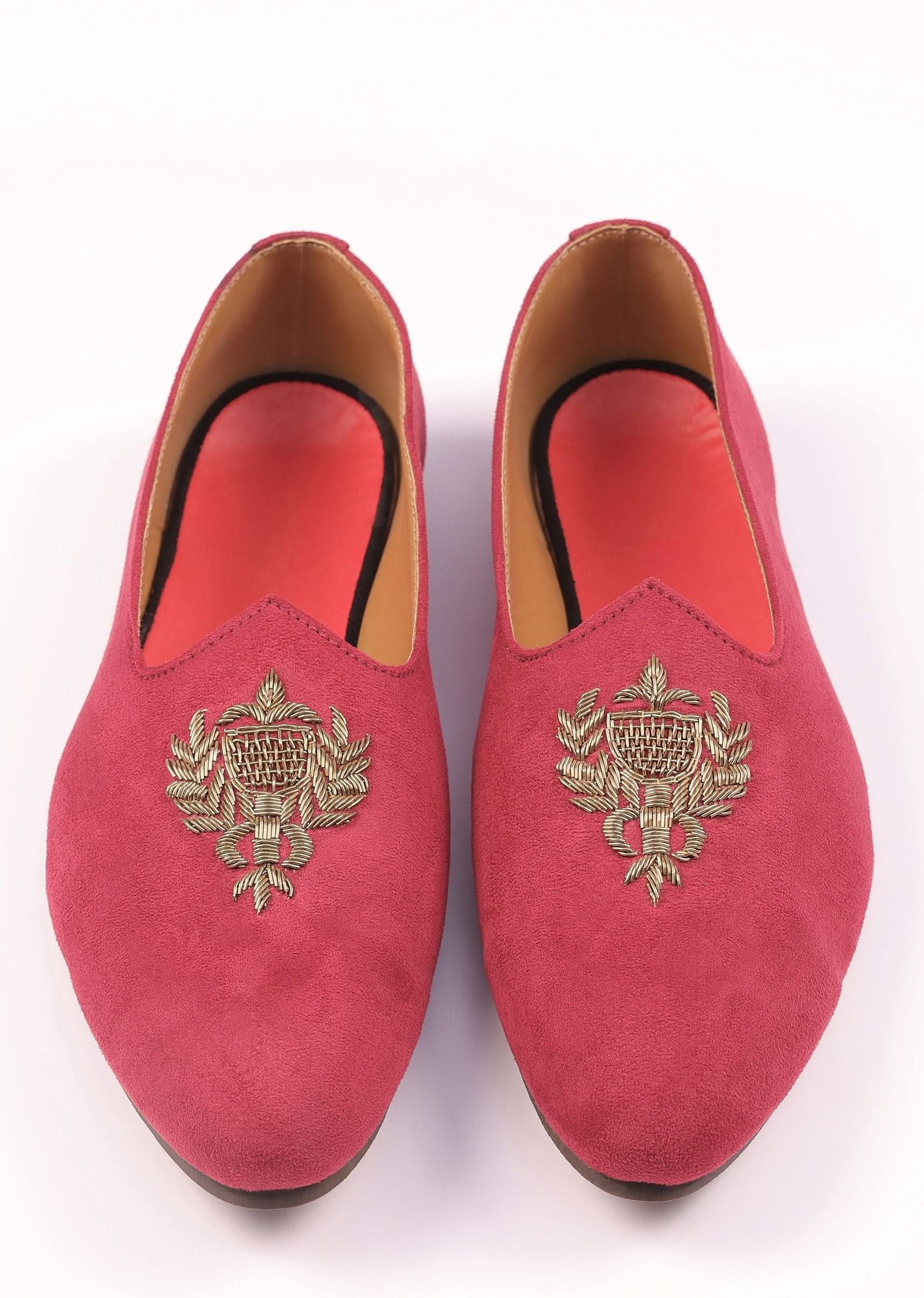 valentine_red_juttis_for_men_in_suede_with_embroidery-sg124615_2_7faa56b6-dc0f-4ee3-8325-736f294e8aba.jpg