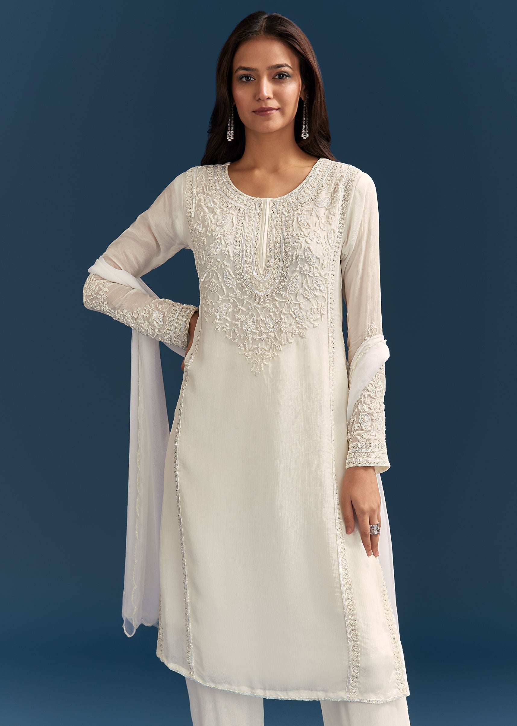 white-chinon-kurta-set-with-sequins-and-cut-dana-work-sg329100-4_e9138ca5-0431-426c-97ee-e0b298c74236.jpg