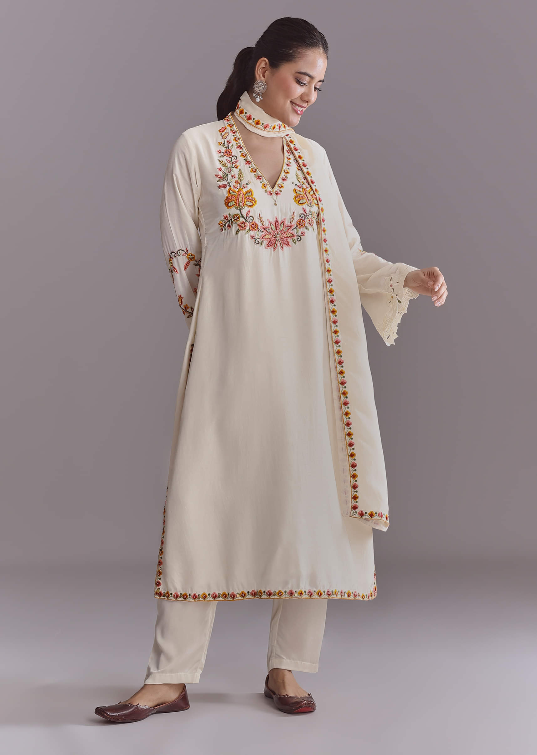 white-crepe-kurta-set-with-multicolour-resham-work-sg351088-3.jpg