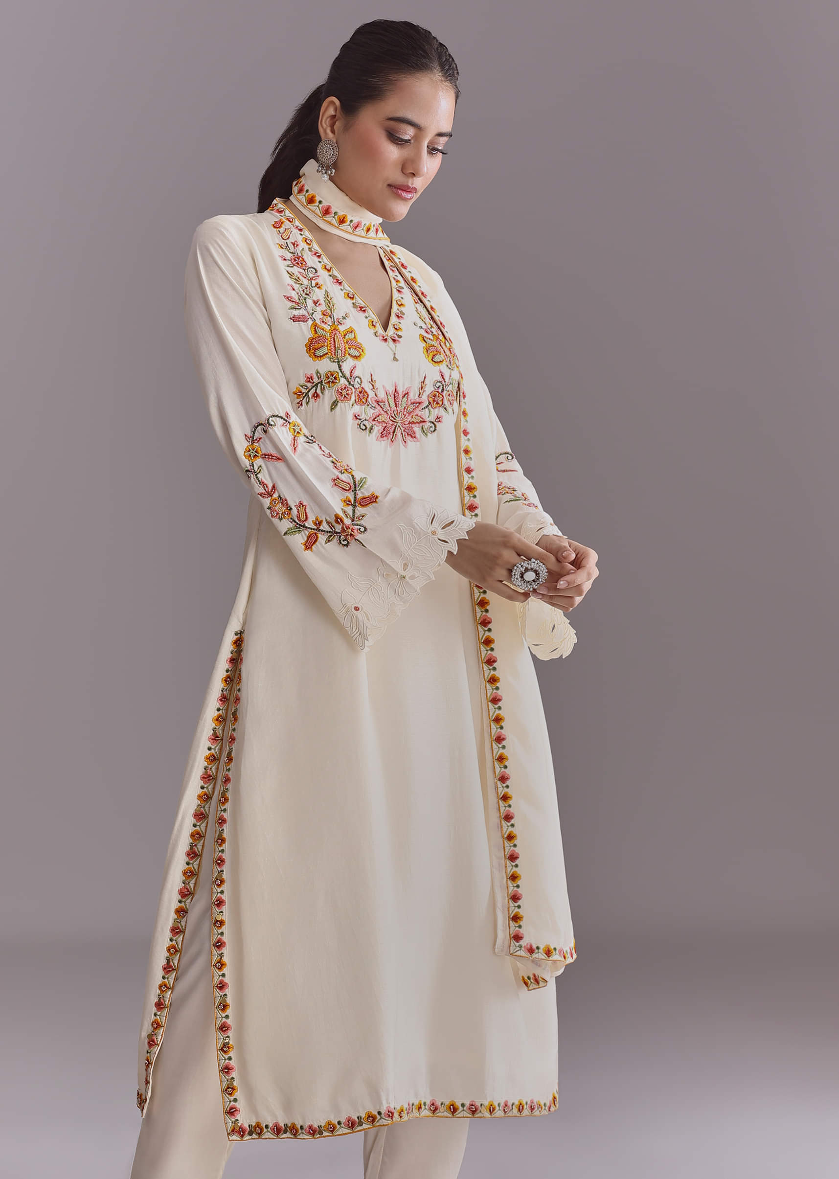 white-crepe-kurta-set-with-multicolour-resham-work-sg351088-4.jpg