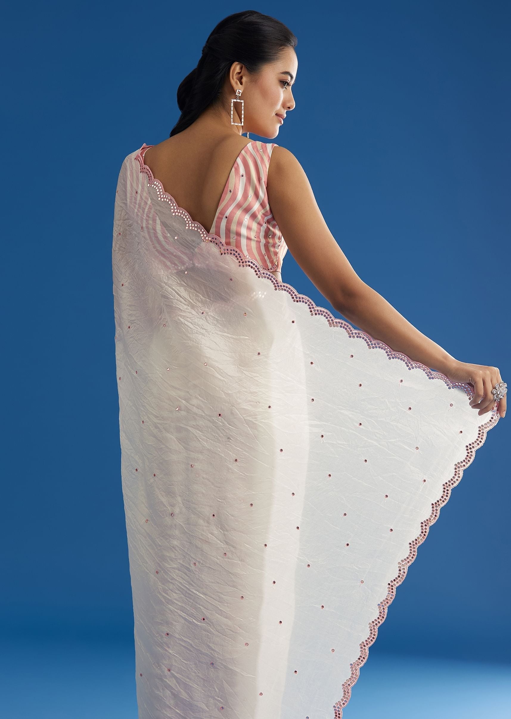 white-crepe-silk-saree-with-mirror-scallop-border-and-pink-contrast-blouse-sg299437-4_d06e6282-1478-4b39-bf4b-9ae84facc453.jpg