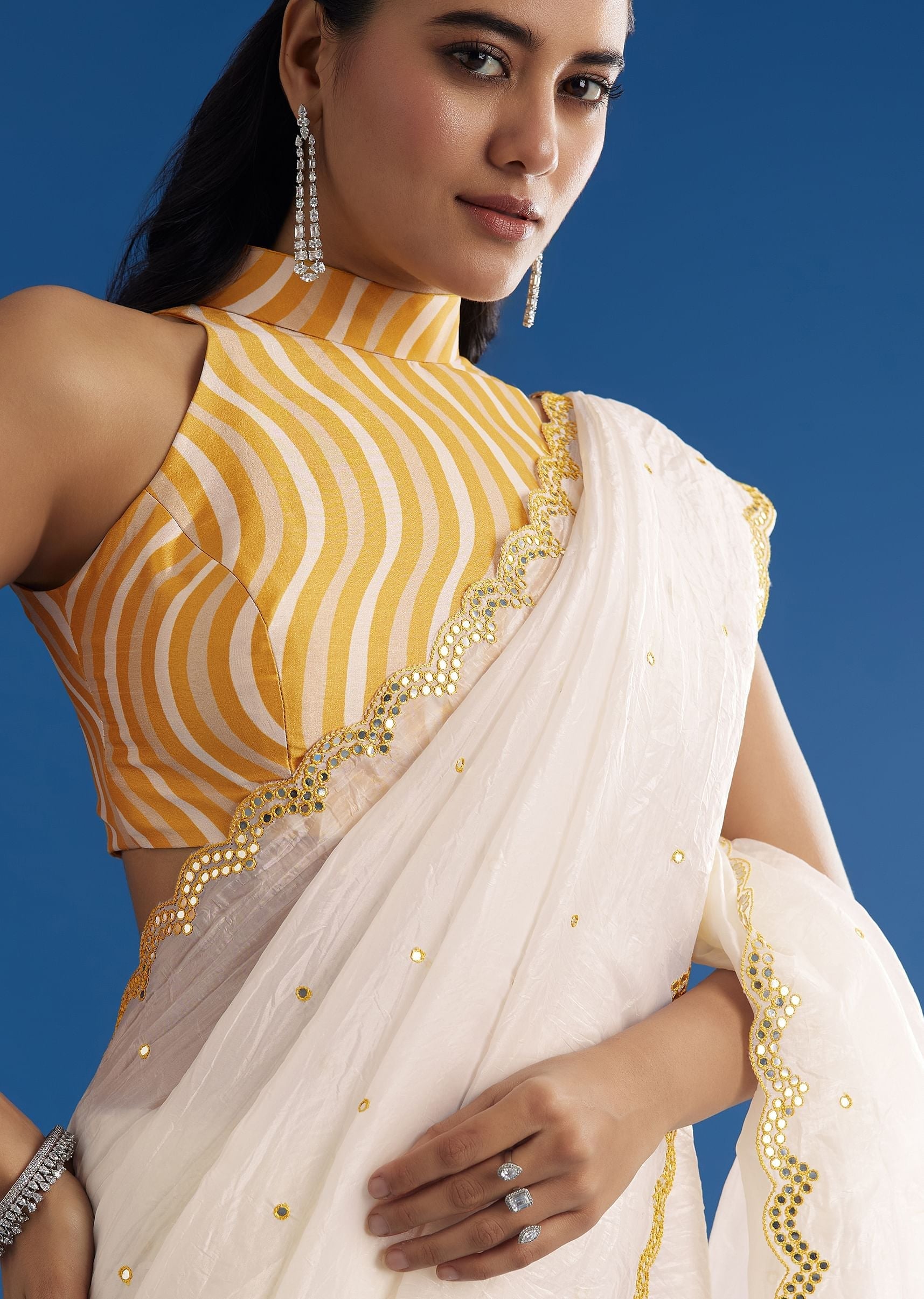 white-crepe-silk-saree-with-mirror-scallop-contrast-border-and-yellow-blouse-sg299436-3_74e7bc0a-626a-4b13-bcbc-c8522659bd91.jpg