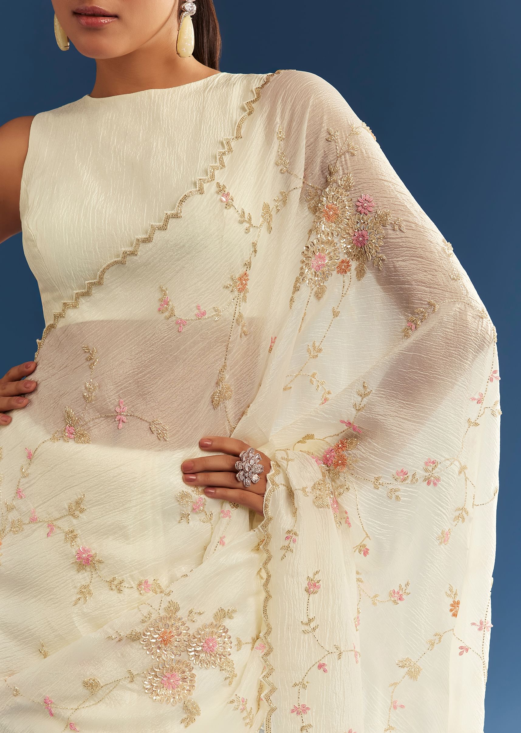 white-crushed-tissue-floral-embroidered-saree-sg284496-2_8ab66c6f-b213-4382-addd-4e2377c93596.jpg