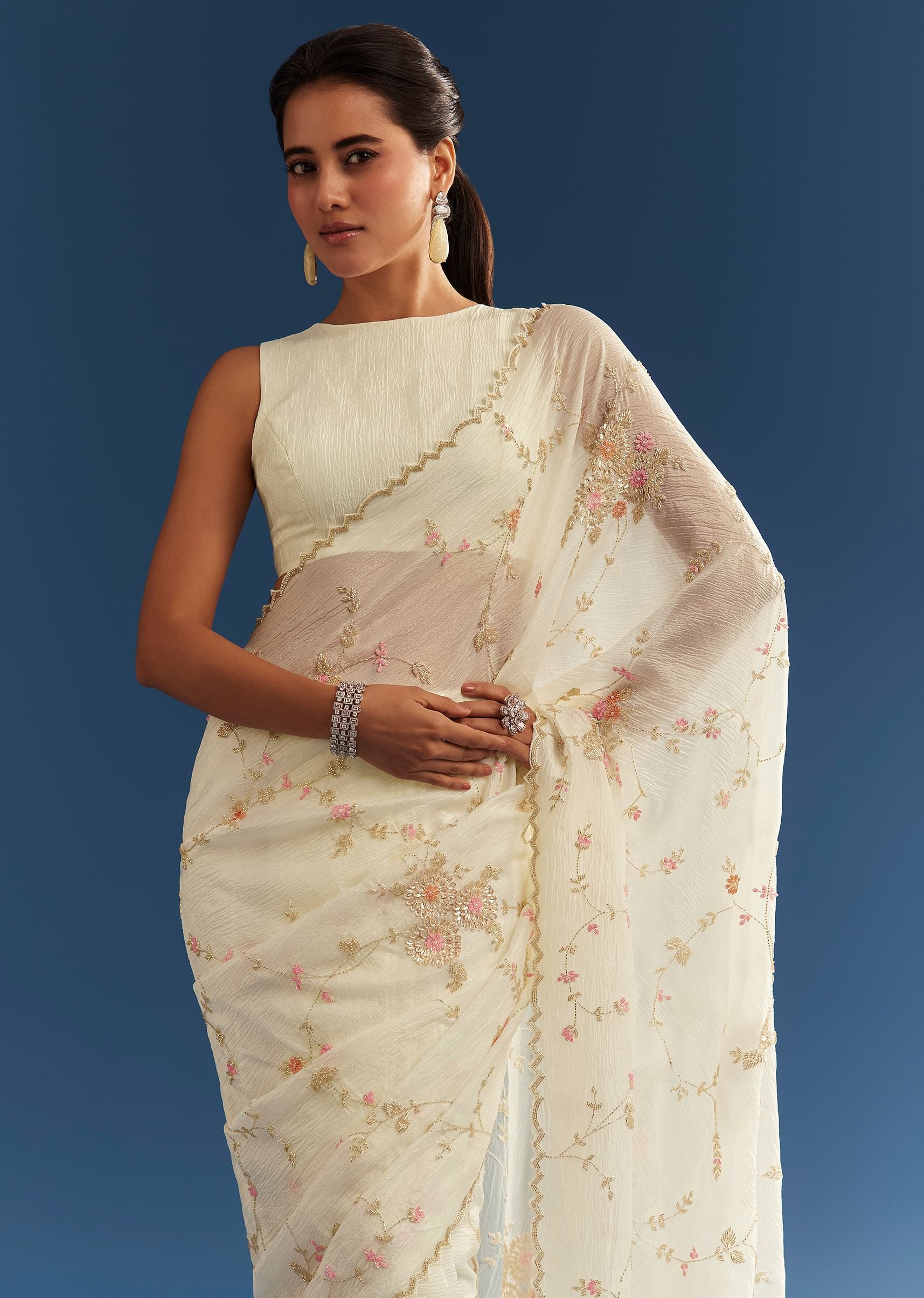 white-crushed-tissue-floral-embroidered-saree-sg284496-5_746f26fd-be83-4a9c-9292-512a90bb8040.jpg