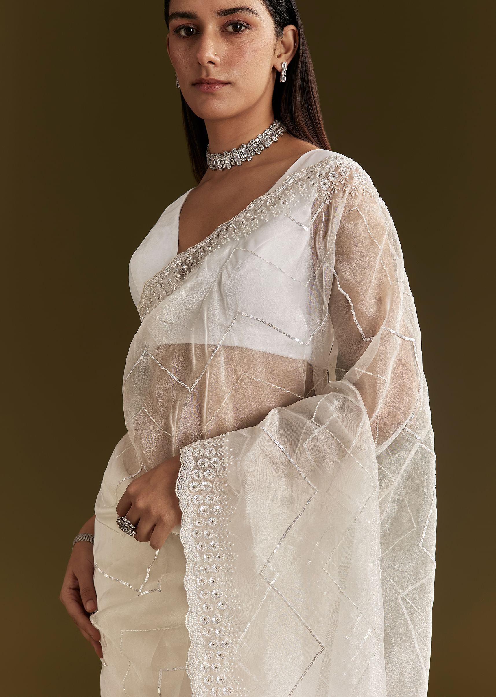 white-glass-tissue-saree-with-sequins-embroidery-and-scallop-border-sg294581-3_0dbe305e-fddb-4310-86a4-d878721ea61b.jpg