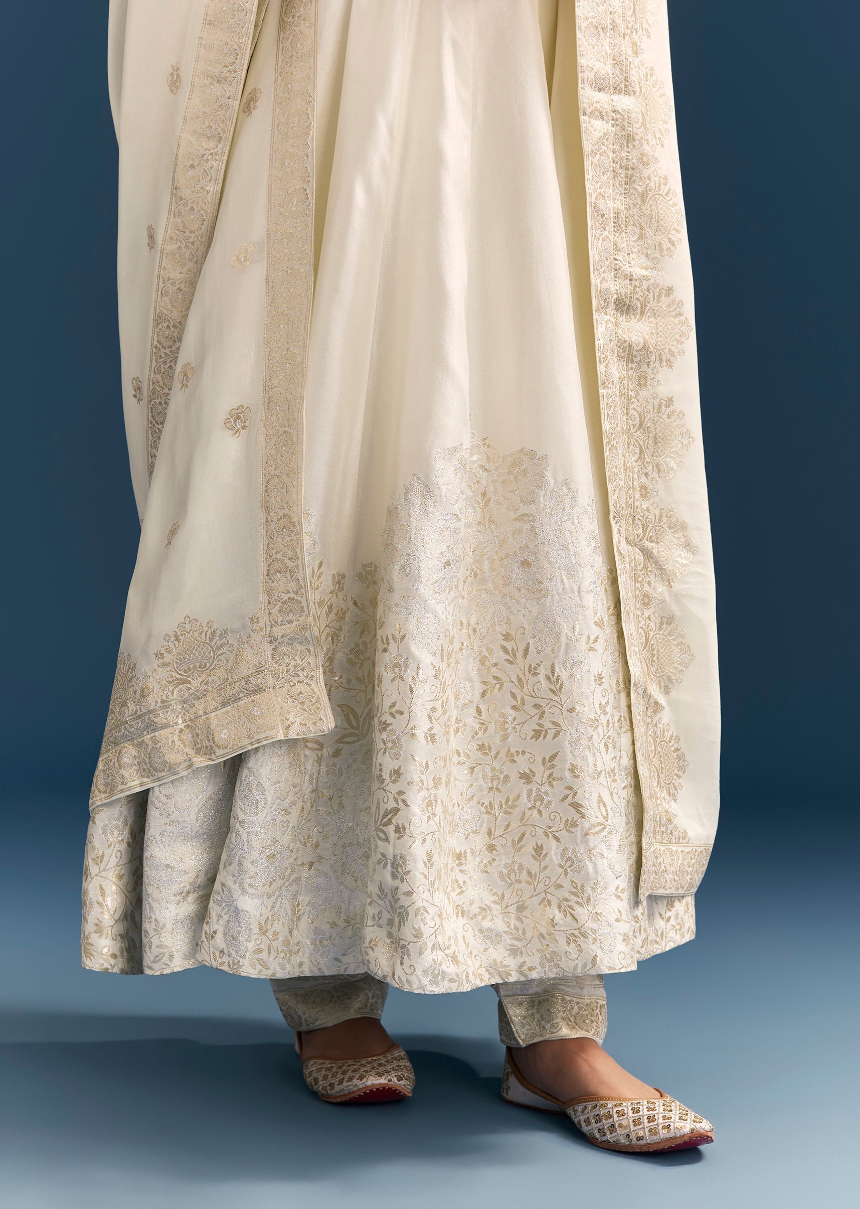 white-jacquard-anarkali-suit-with-organza-dupatta-sg324434-2_eb8bb6f2-c32d-4015-9ebe-798dc8ff2b2e.jpg