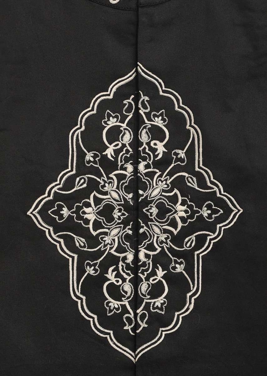 white-kurta-set-with-embroidered-buttis-and-black-nehru-jacket-with-ornate-embroidered-motif-by-tiber-taber-d067tt2011043y-sg54484_15_e24ba969-57fe-472a-bbc9-ce58665cad23.jpg