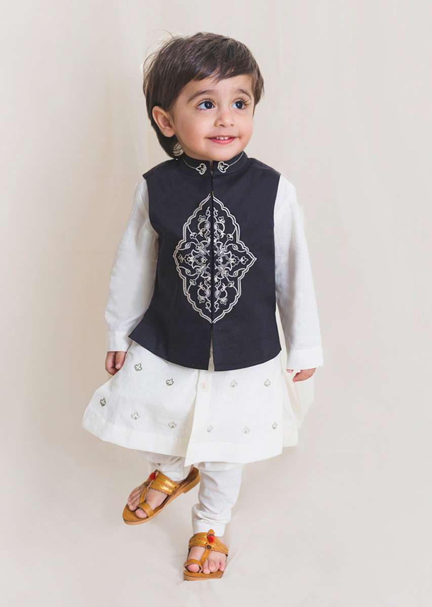 white-kurta-set-with-embroidered-buttis-and-black-nehru-jacket-with-ornate-embroidered-motif-by-tiber-taber-d067tt2011043y-sg54484_2_07fc5d6c-37db-4116-9388-4d7db283e021.jpg