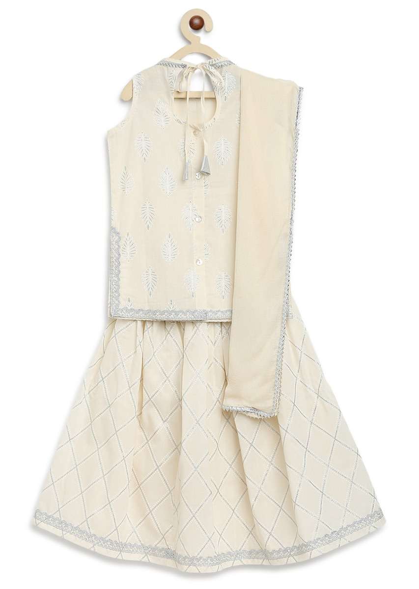 white-lehenga-and-kurti-set-in-cotton-with-self-print-and-lace-work-by-tiber-taber-d067tt2021017y-sg46892_5__2_8e8f7b50-3c1f-4851-9338-4ceb87f5c797.jpg
