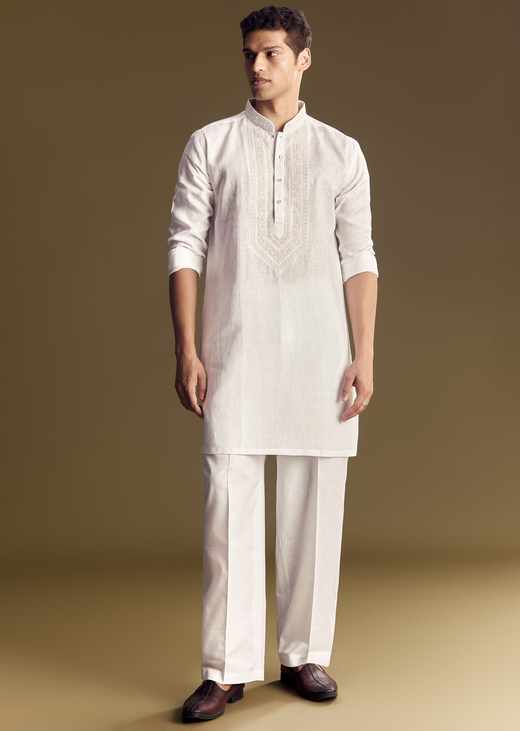 white-linen-kurta-set-with-thread-embroidery-sg321708-4_c5ea544f-51bf-480a-b275-cfc8dc3c5bc5.jpg