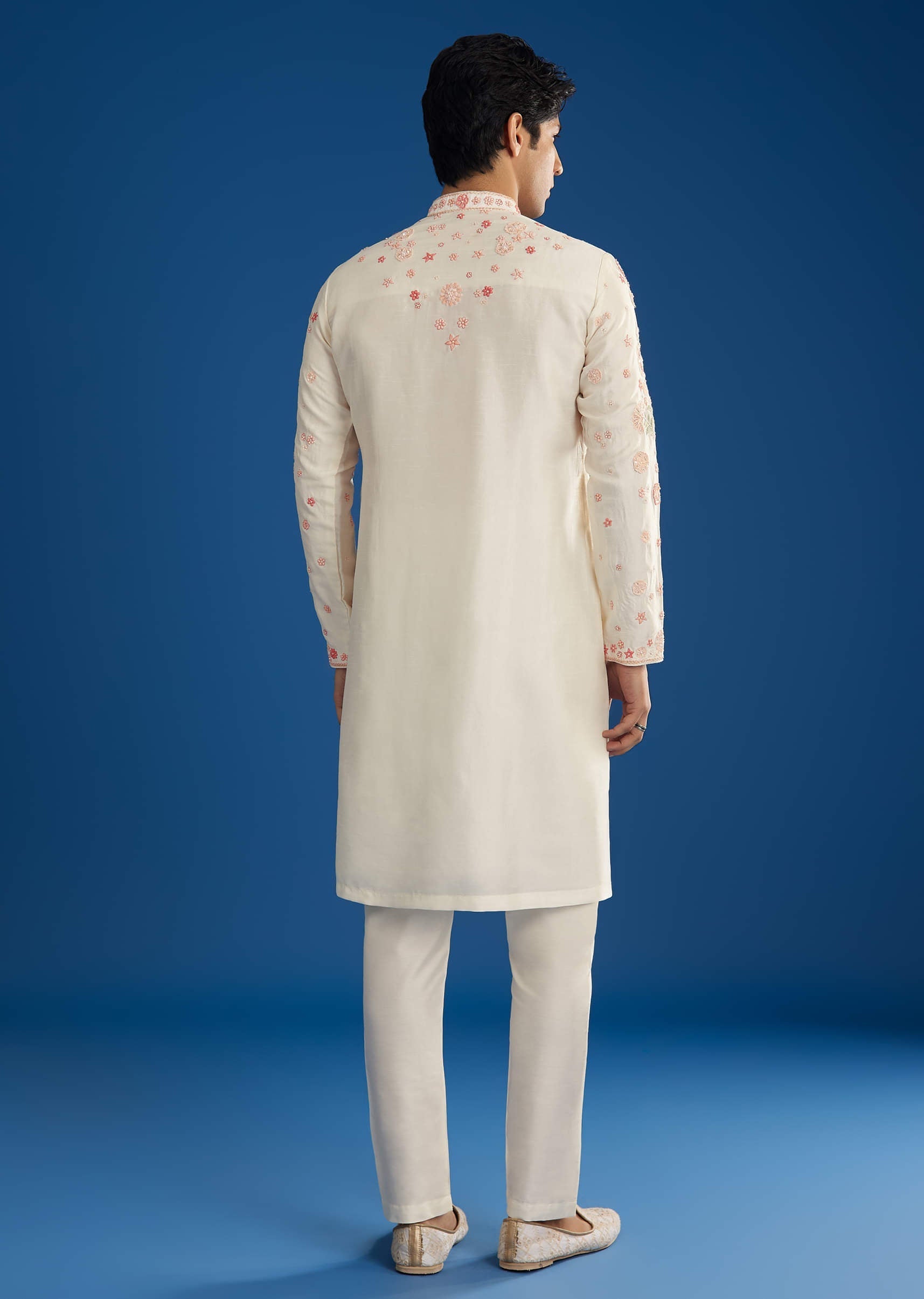 white-rawsilk-kurta-set-with-floral-resham-embroidery-sg323632-6_46322da3-12cf-4223-97e0-e1f34c76cb62.jpg