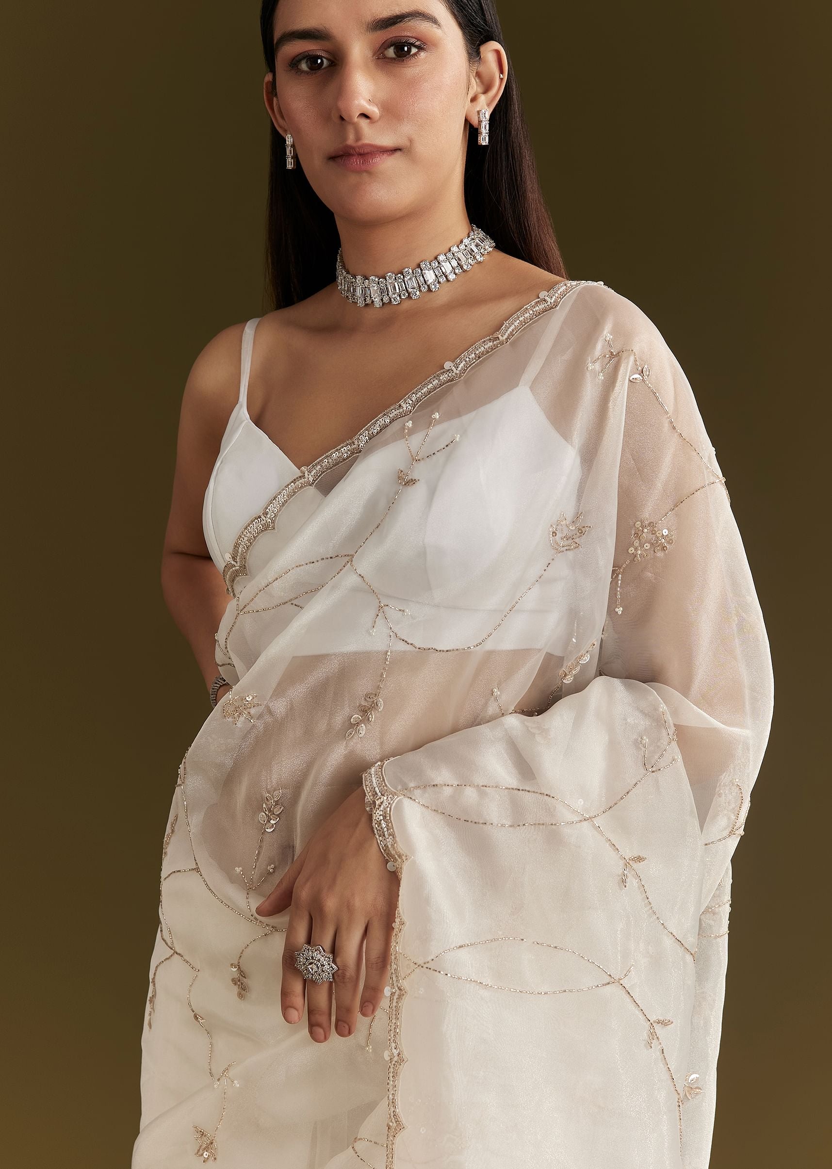 white-tissue-embroidered-saree-with-scallop-border-sg294611-1_6c8beabf-42a0-4715-8a27-63f8b784d86c.jpg